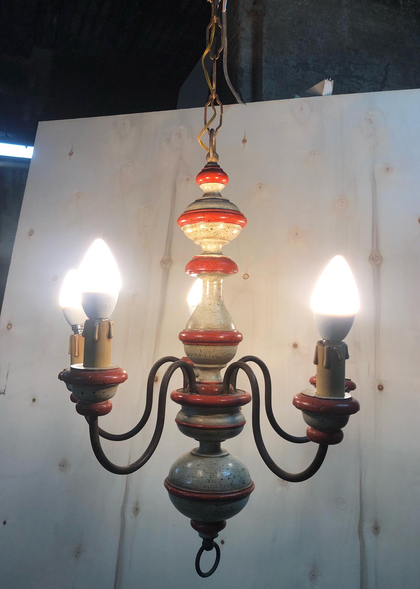 Italian Chandelier in Wood with Five Lights with Two-Tone Coloring For Sale 8