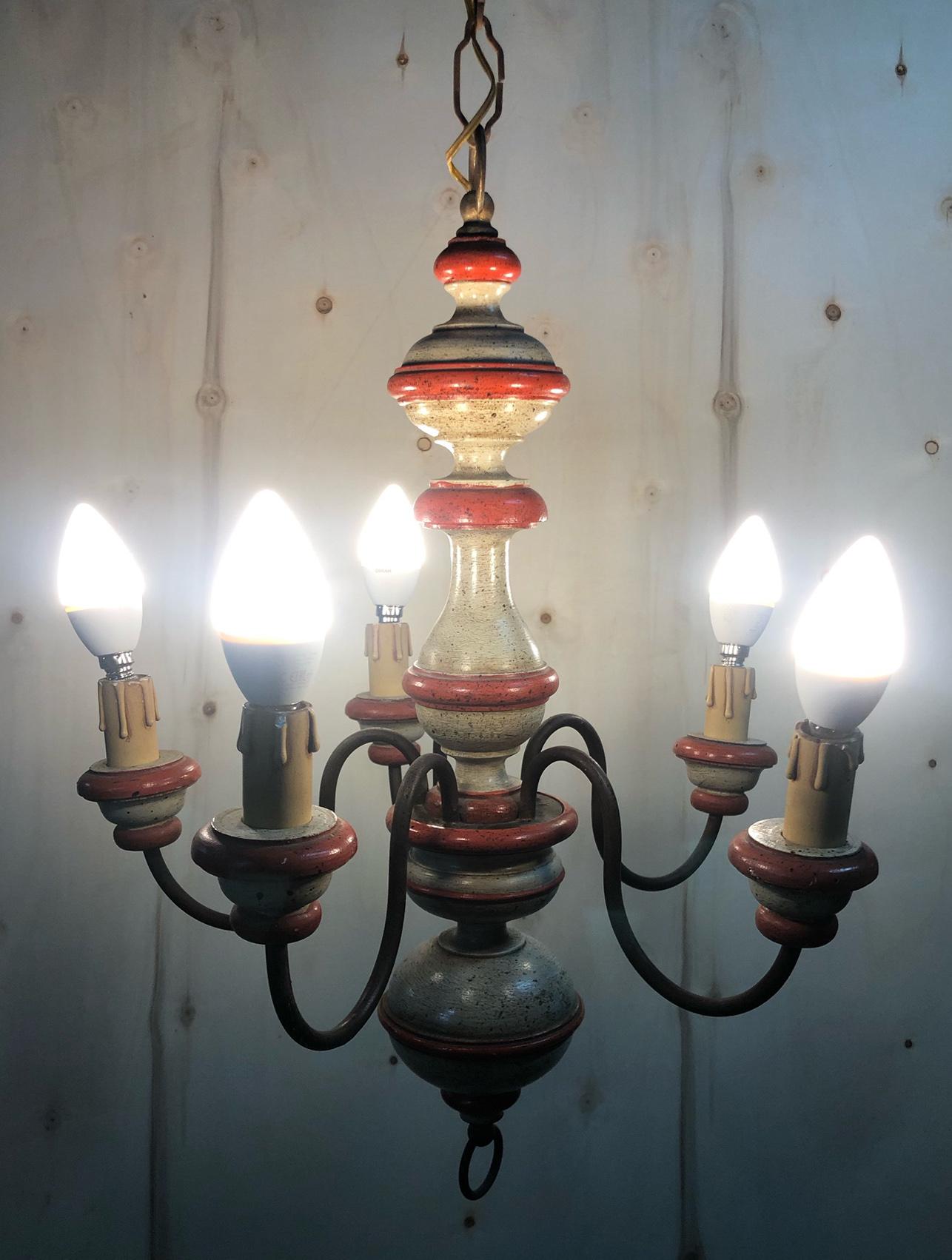 Italian Chandelier in Wood with Five Lights with Two-Tone Coloring For Sale 1