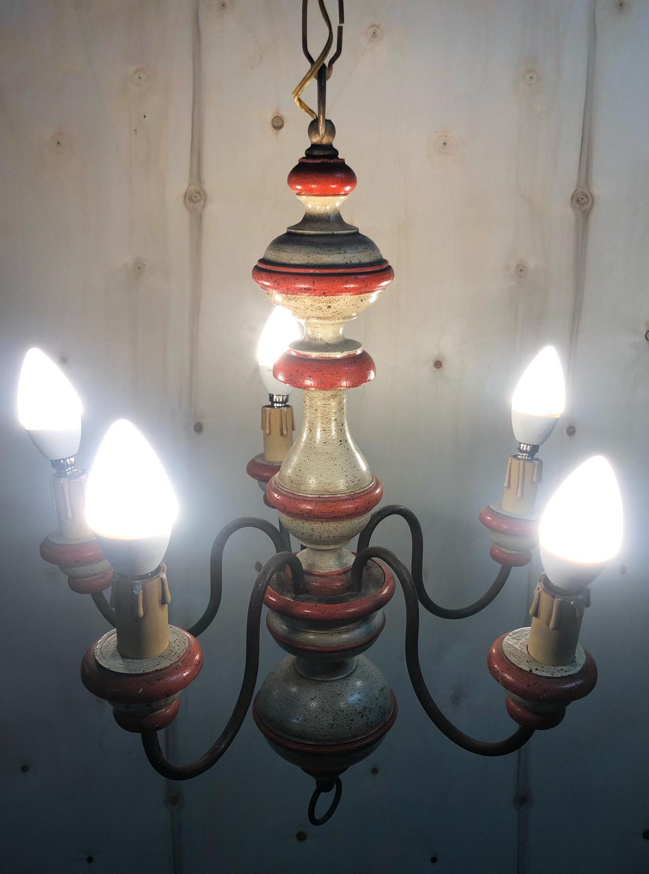 Italian Chandelier in Wood with Five Lights with Two-Tone Coloring For Sale 2