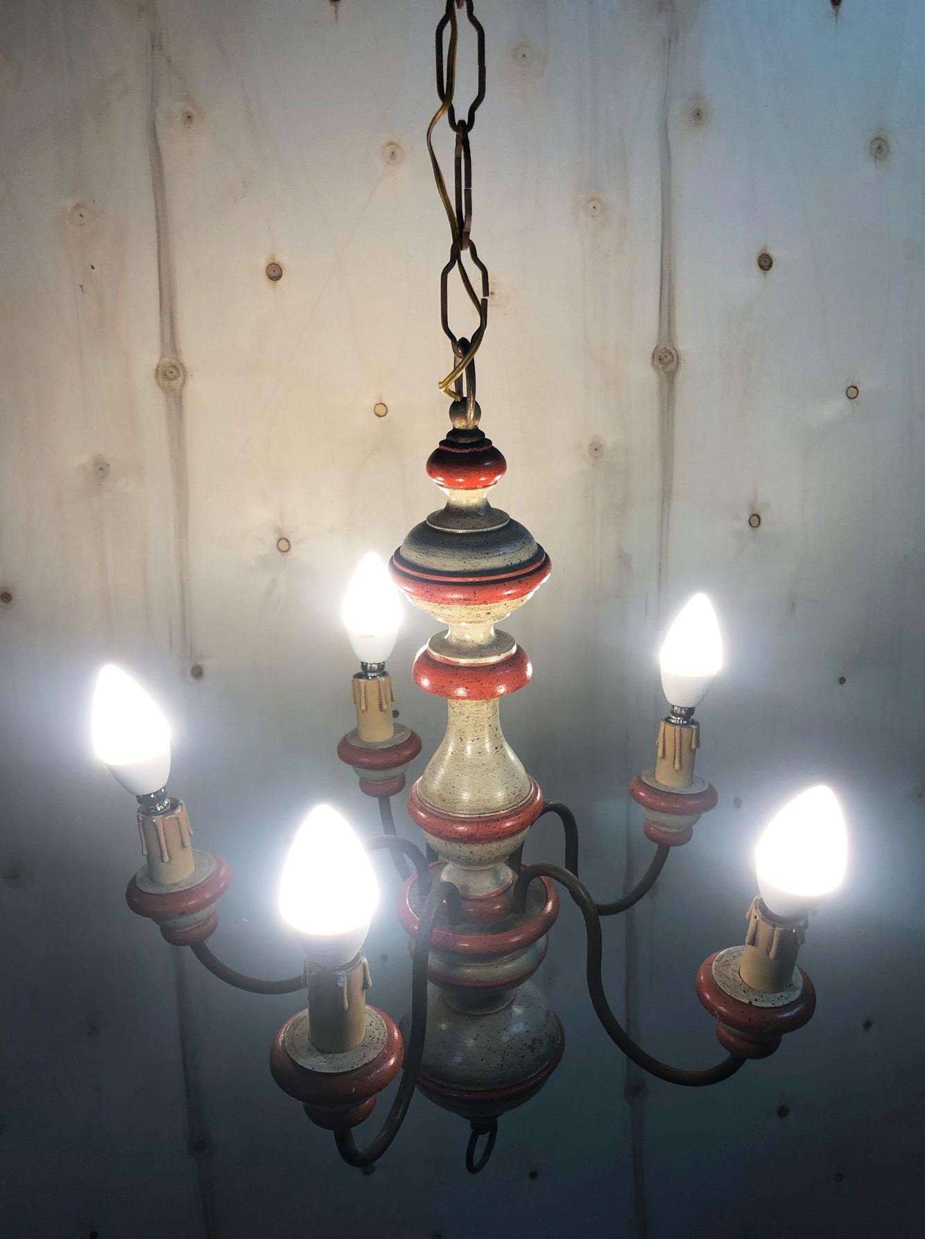 Italian Chandelier in Wood with Five Lights with Two-Tone Coloring For Sale 4