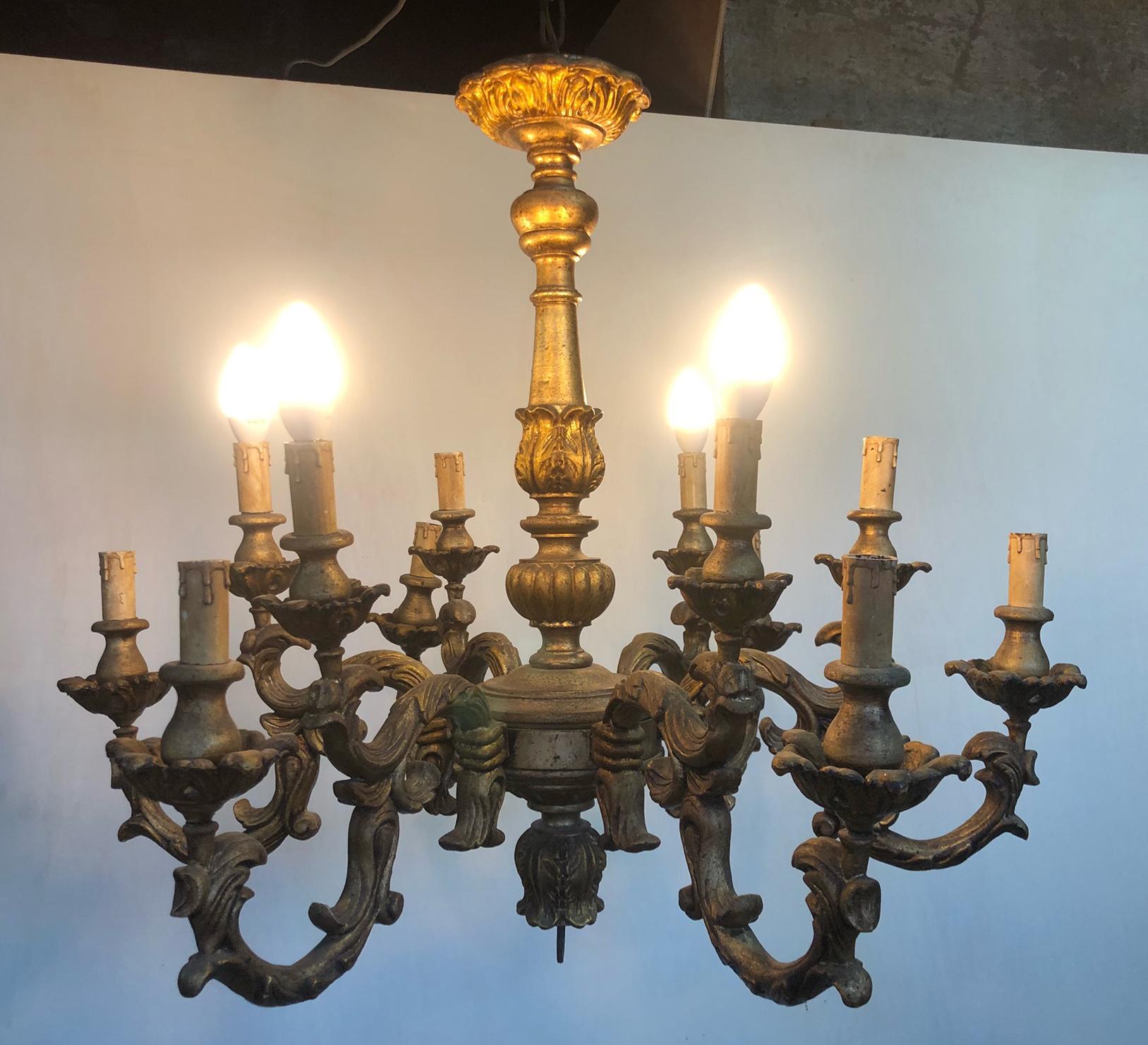 Italian Chandelier with 12 Lights Gold Wood 4