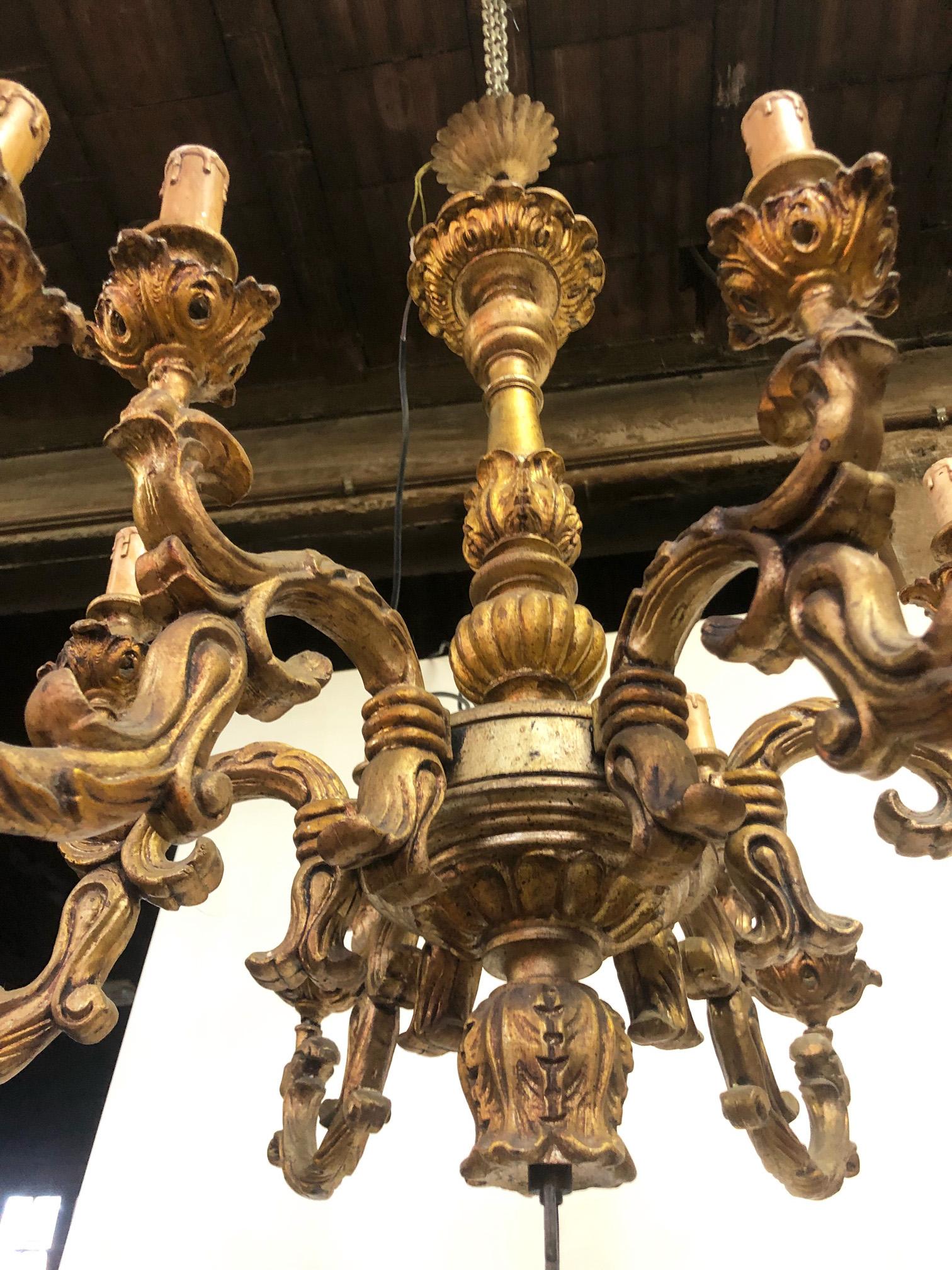 Italian Chandelier with 12 Lights Gold Wood 5