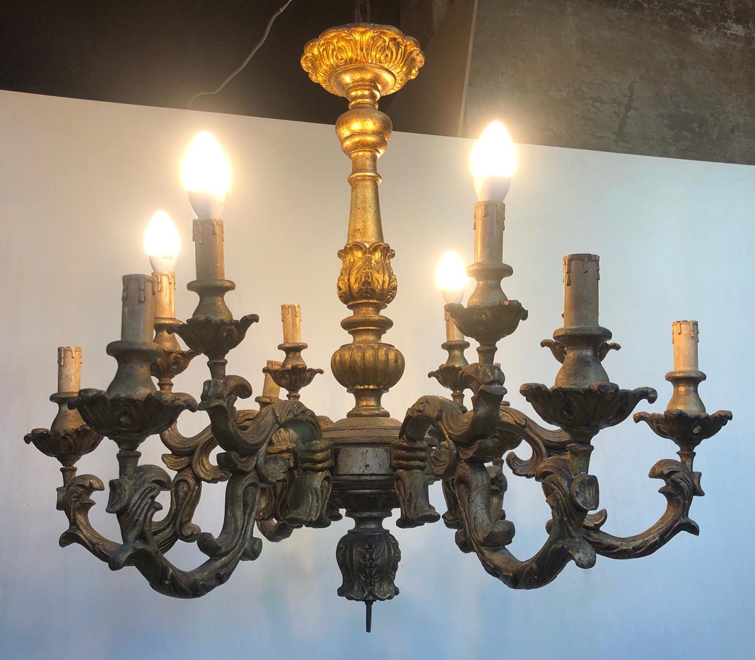 Italian Chandelier with 12 Lights Gold Wood 3