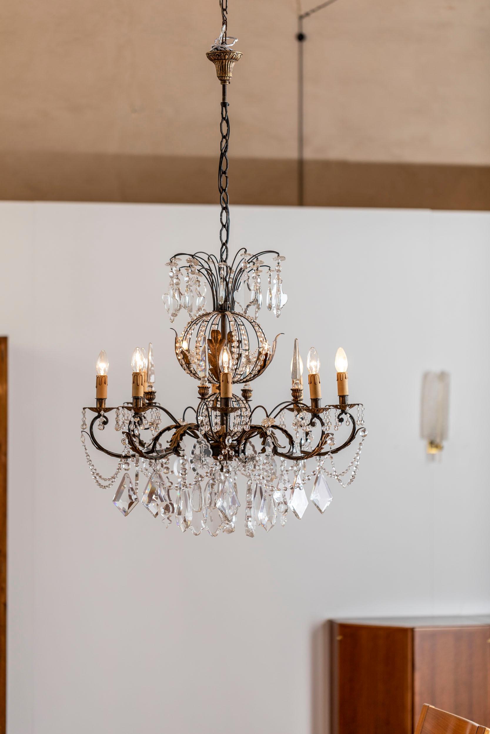 Italian glass drops chandelier  In Excellent Condition For Sale In Piacenza, Italy