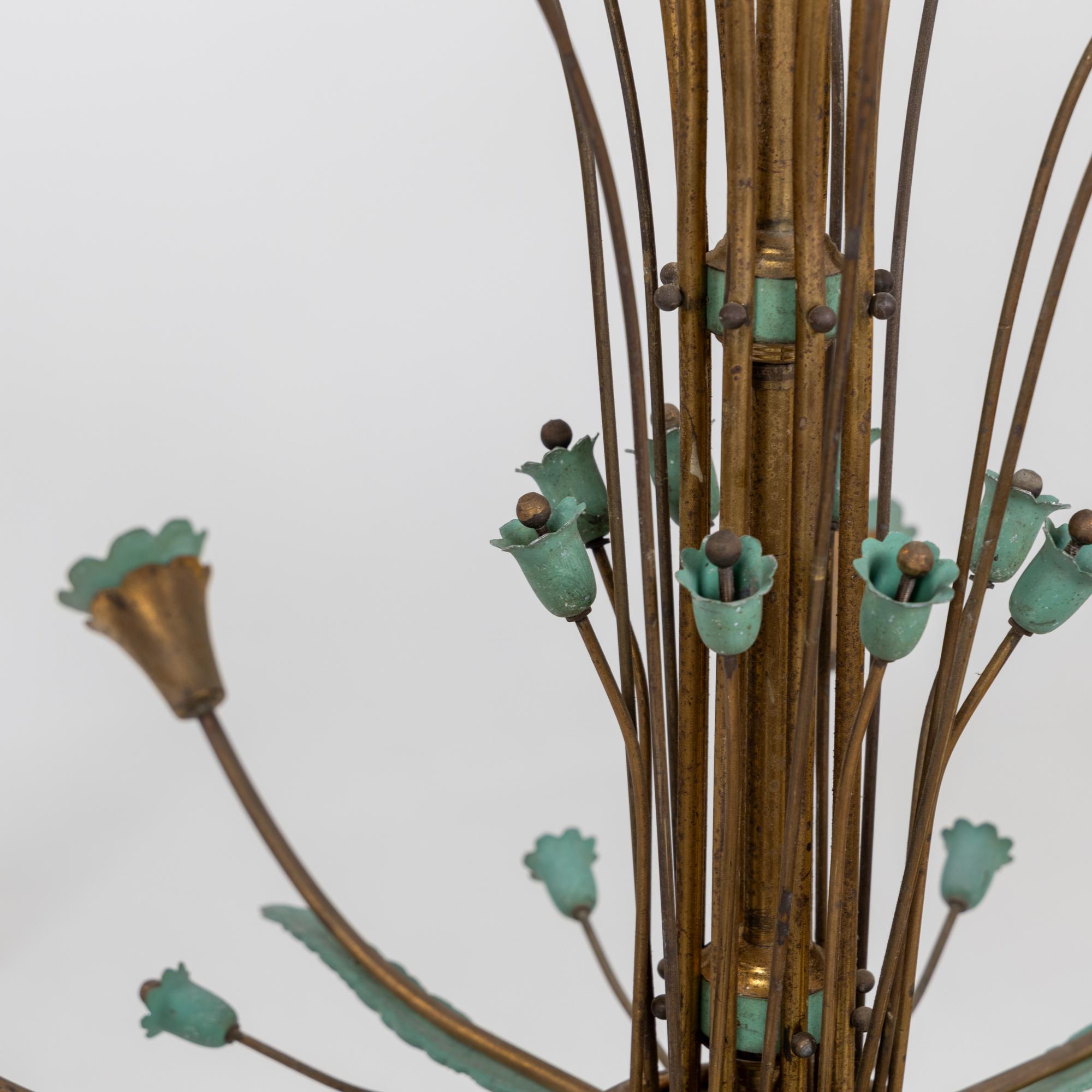 Italian Chandelier with Flower Decor, Mid-20th Century In Good Condition For Sale In Greding, DE