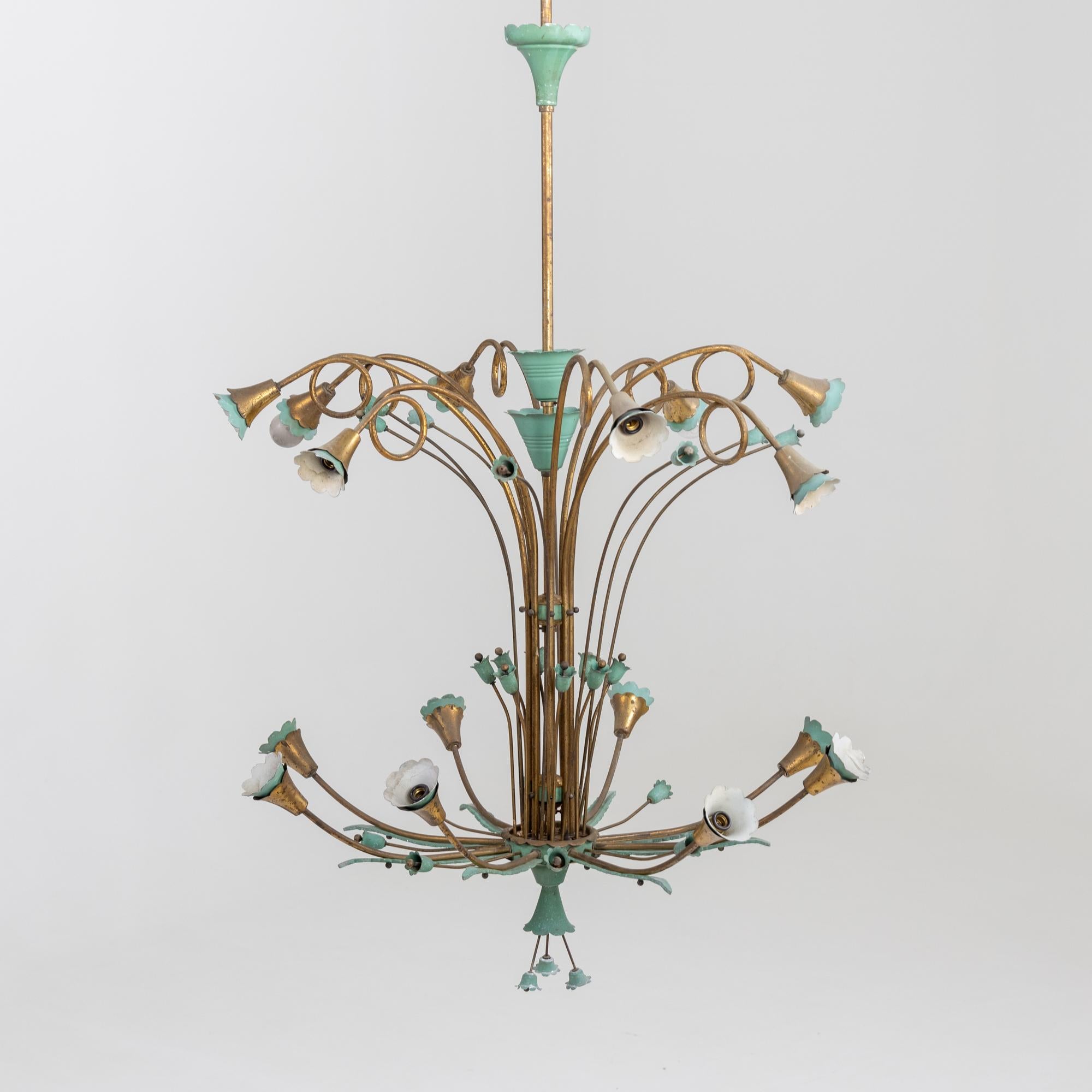 Italian Chandelier with Flower Decor, Mid-20th Century For Sale 1