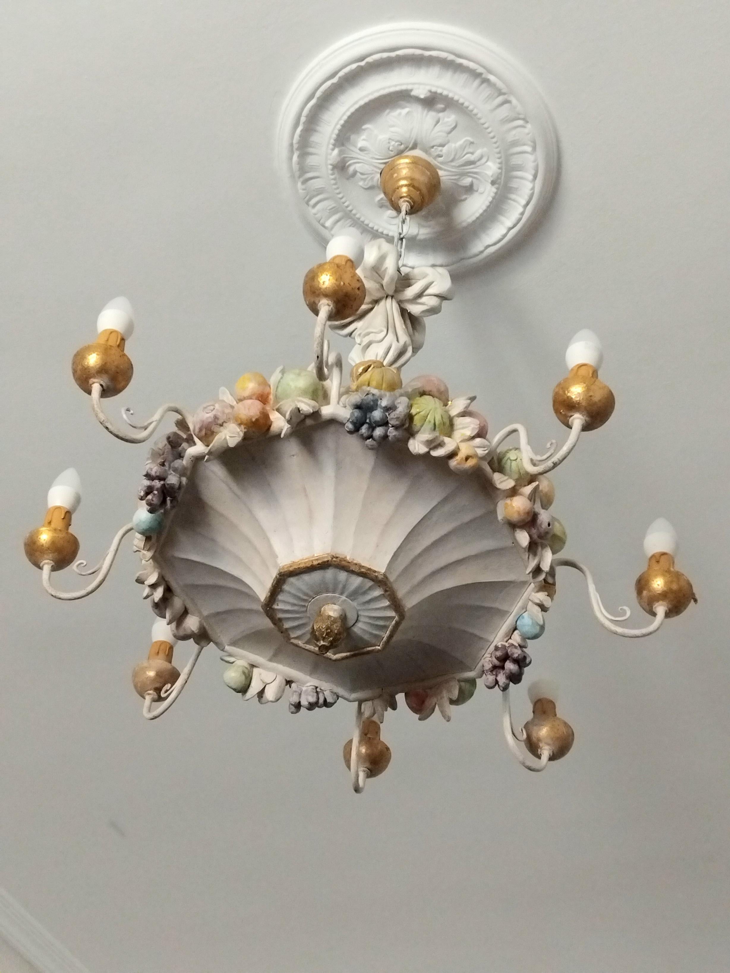 Lampadario italiano con  Frutta intagliata in Wood e foglia d'oro Spettacolare in vendita 8