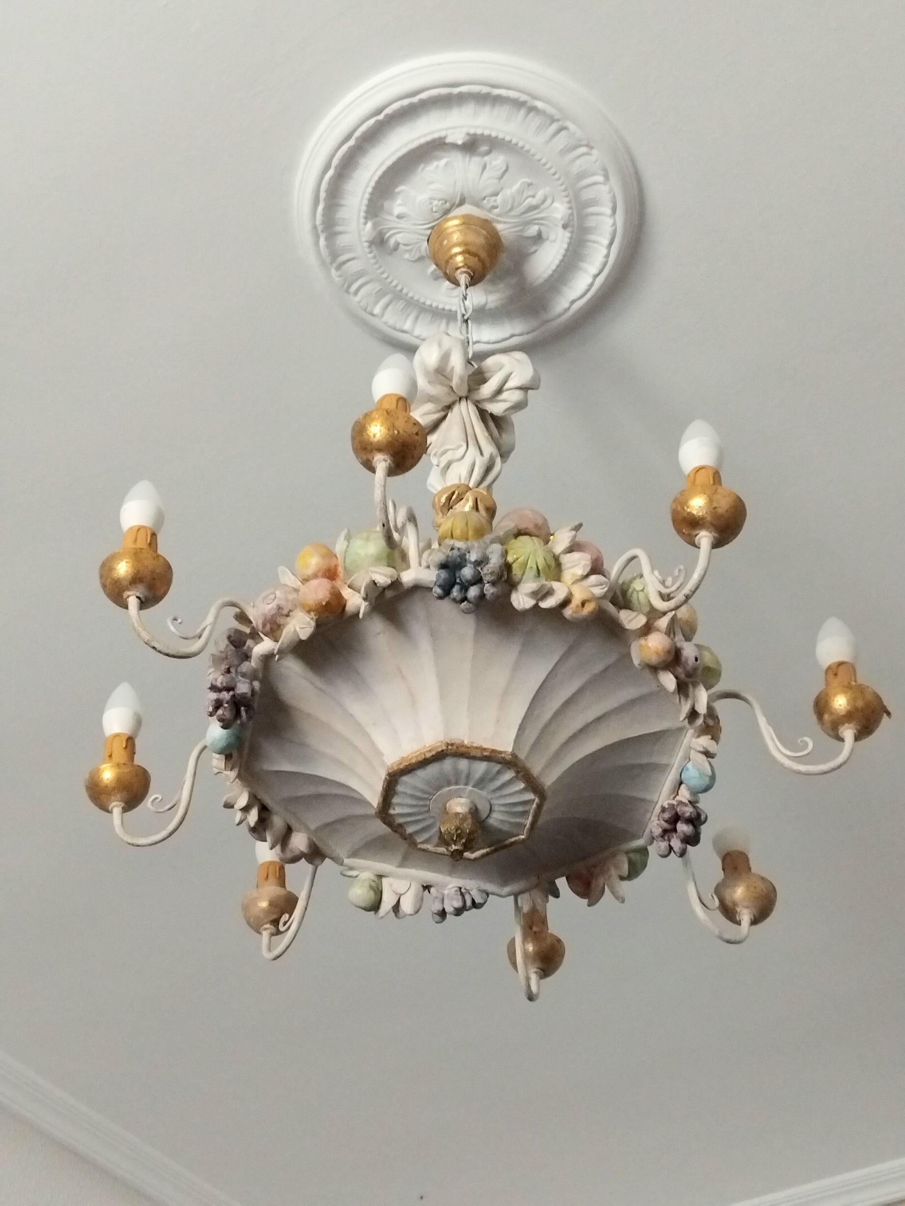 Lampadario italiano con  Frutta intagliata in Wood e foglia d'oro Spettacolare in vendita 9