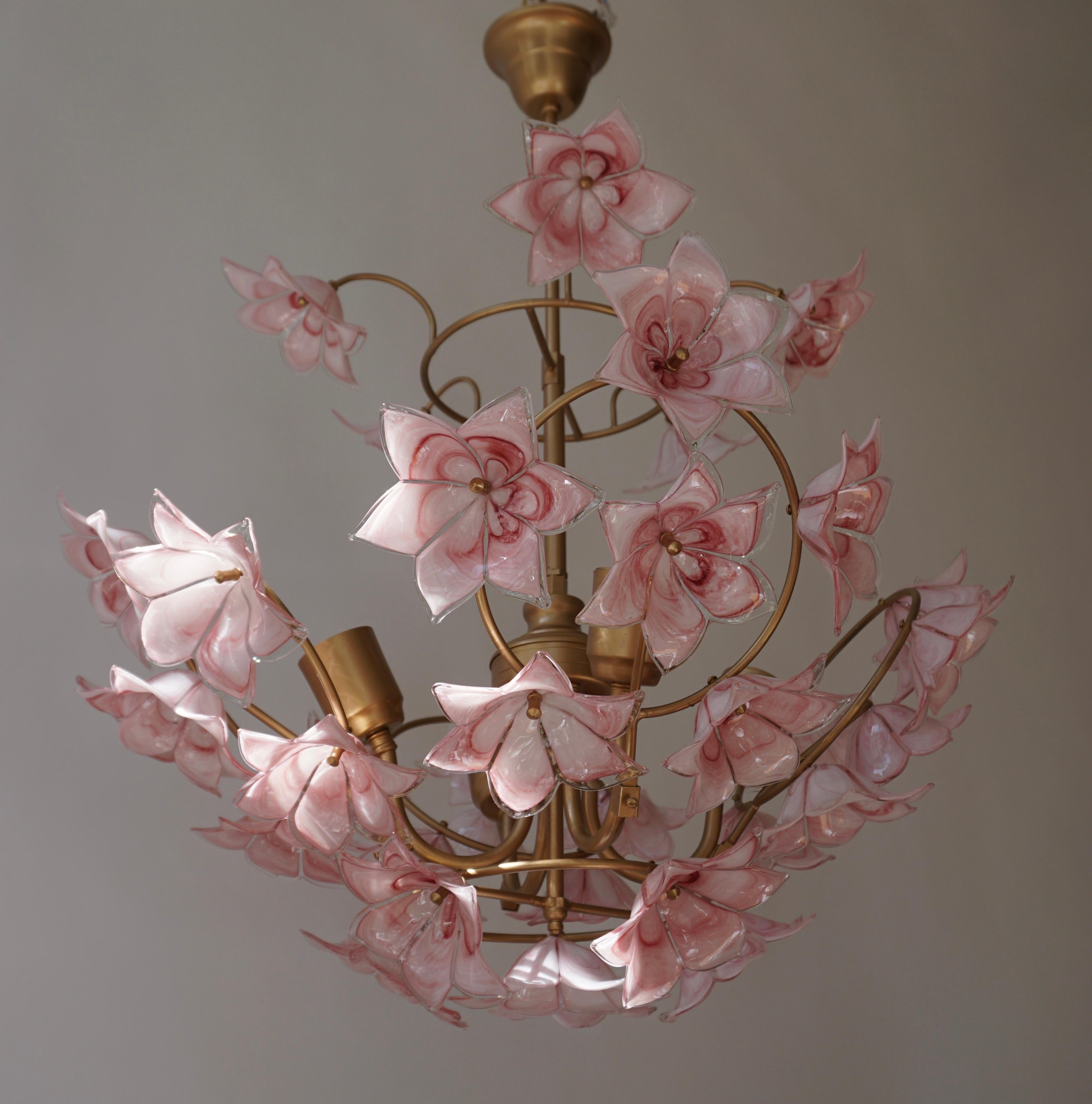 Italian Chandelier with Pink White Murano Glass Flowers In Good Condition In Antwerp, BE