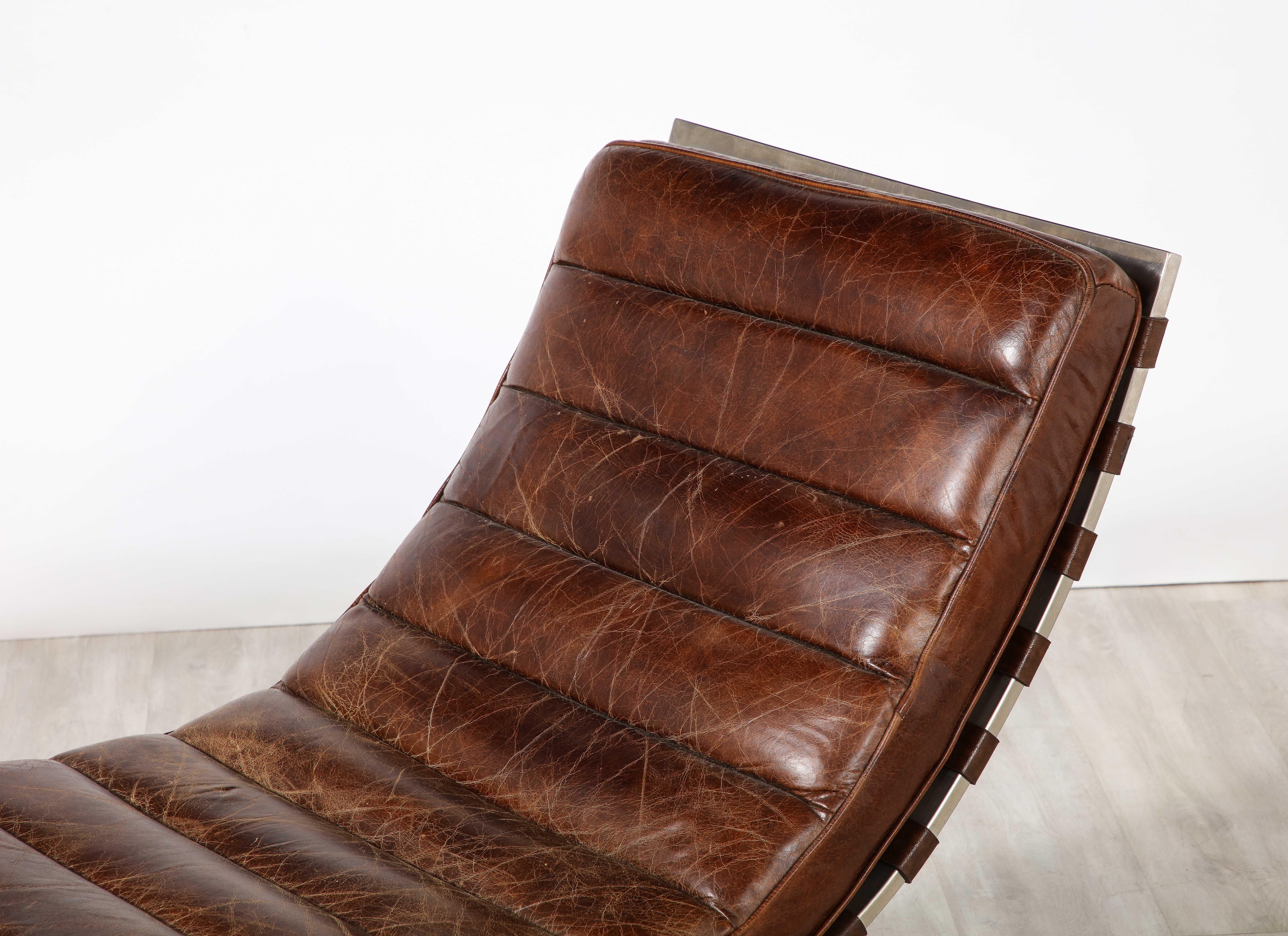 Mid-Century Modern Italian Channeled Leather and Chrome Chaise Longue, 1970 For Sale