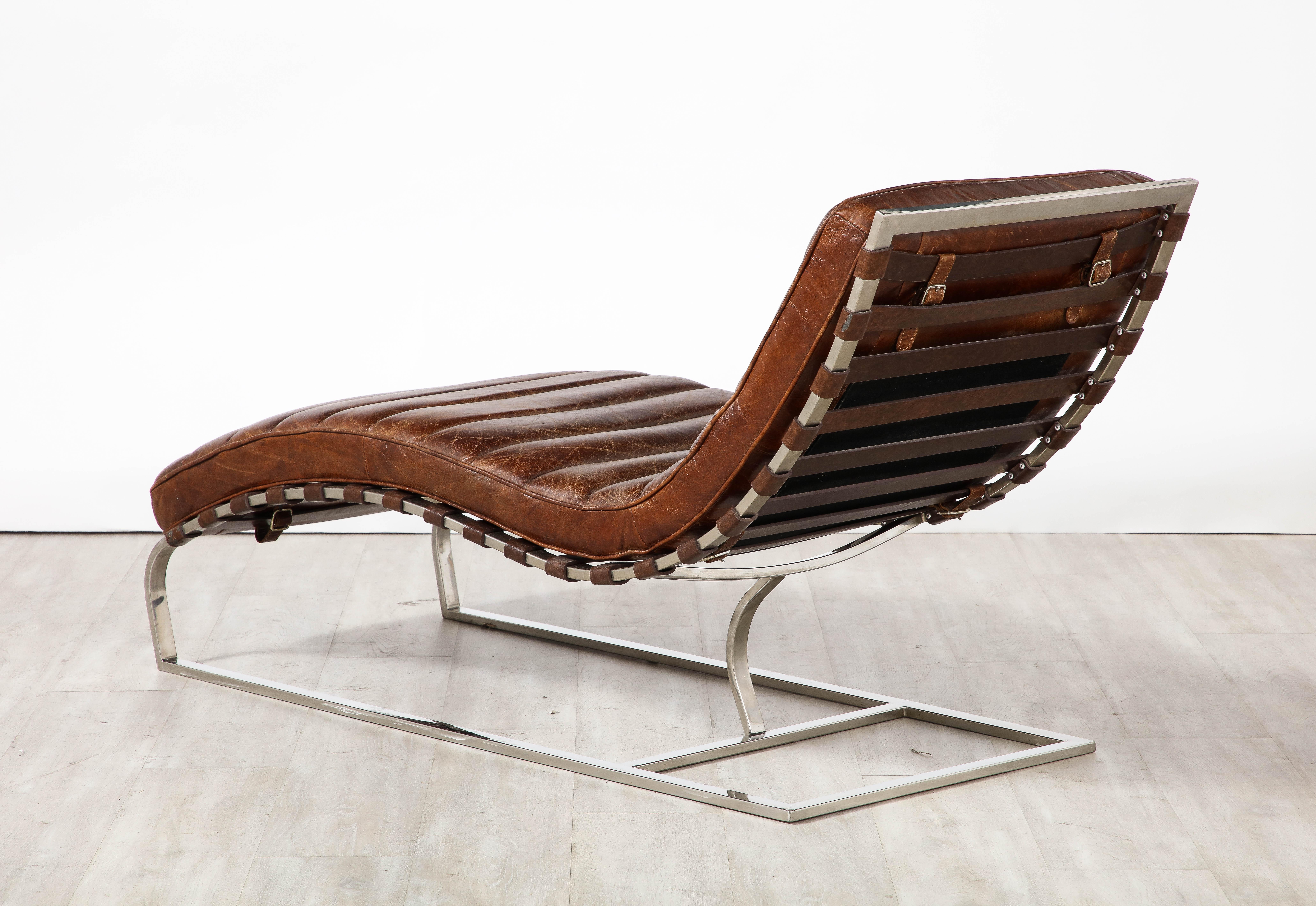 Italian Channeled Leather and Chrome Chaise Longue, 1970 For Sale 1