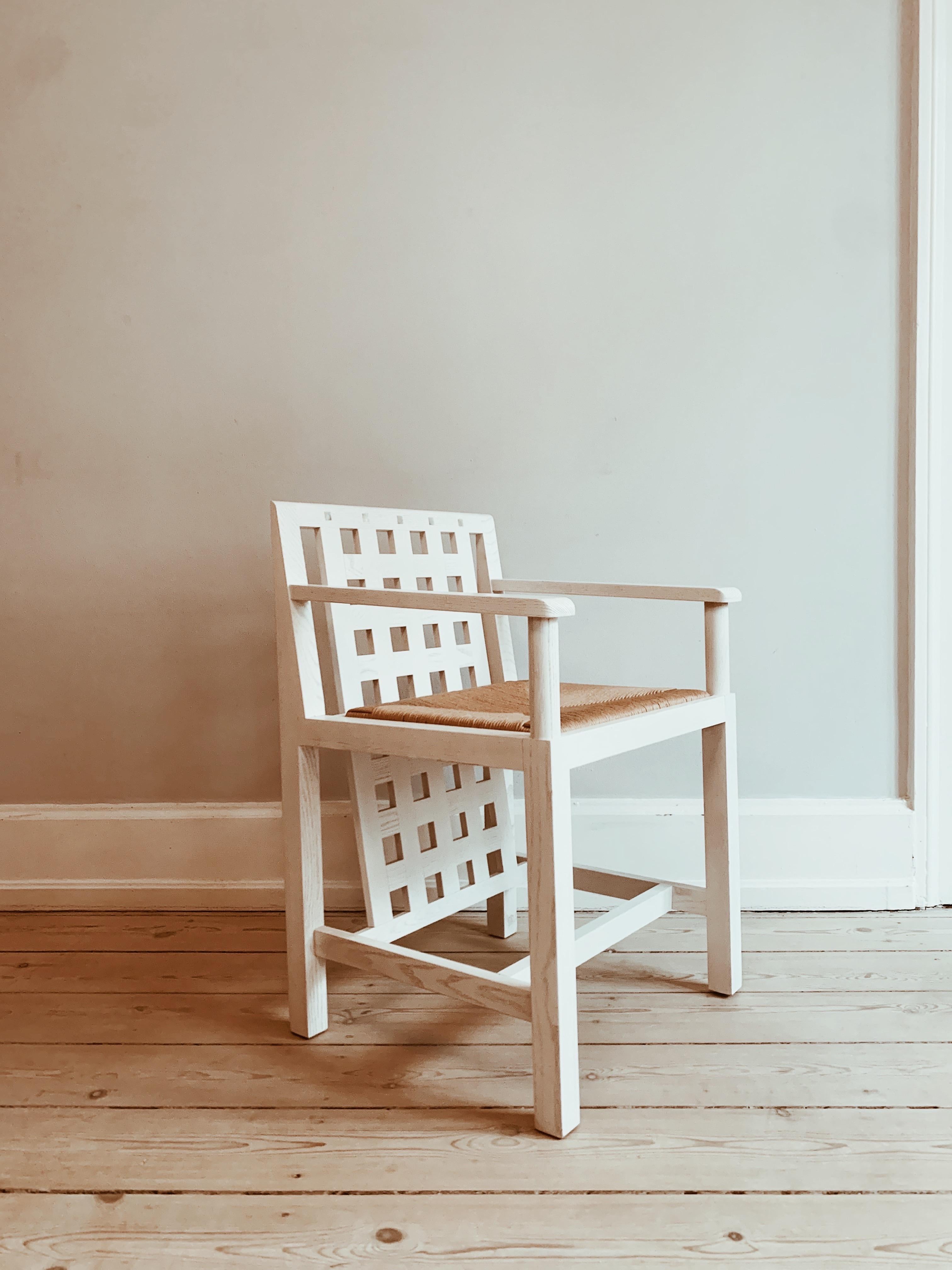 Italian Charles Rennie Macintosh chairs in ash and straw In Good Condition In Copenhagen, DK