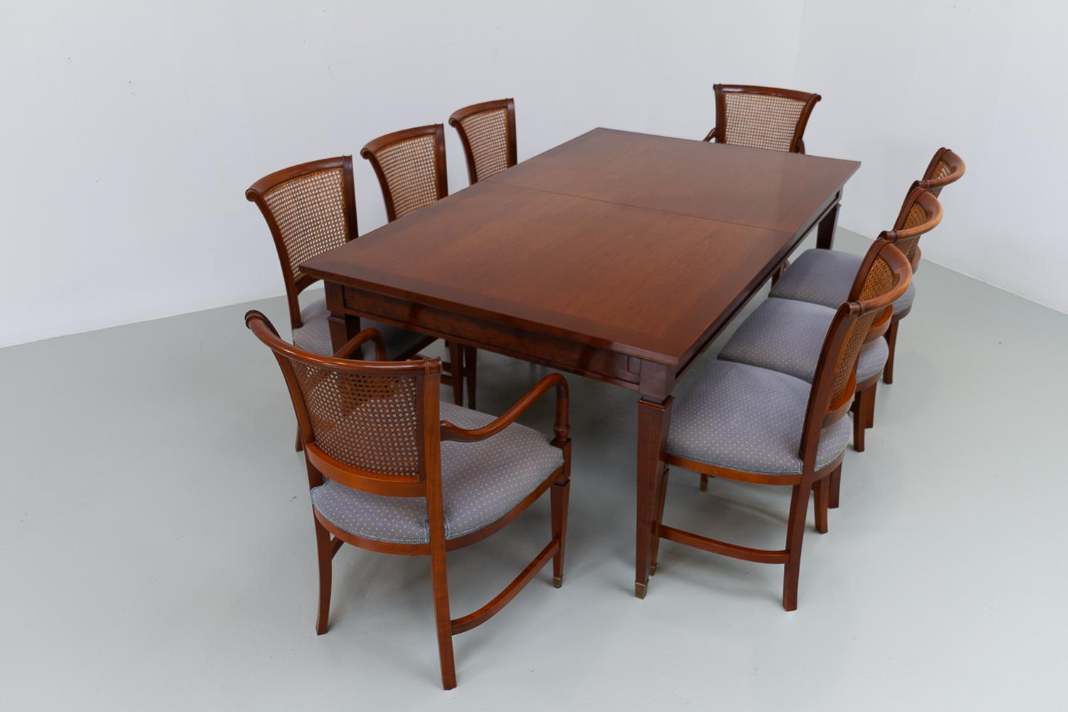 Italian Cherry Extendable Dining Table by Annibale Colombo, late 20th Century. 16