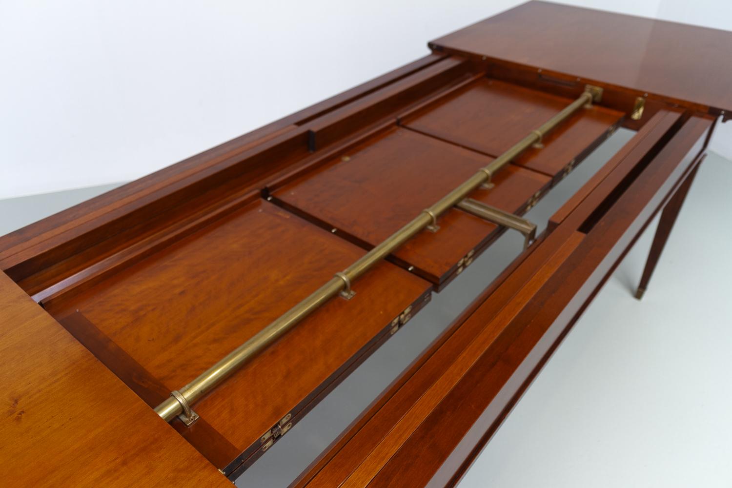 Italian Cherry Extendable Dining Table by Annibale Colombo, late 20th Century. 4