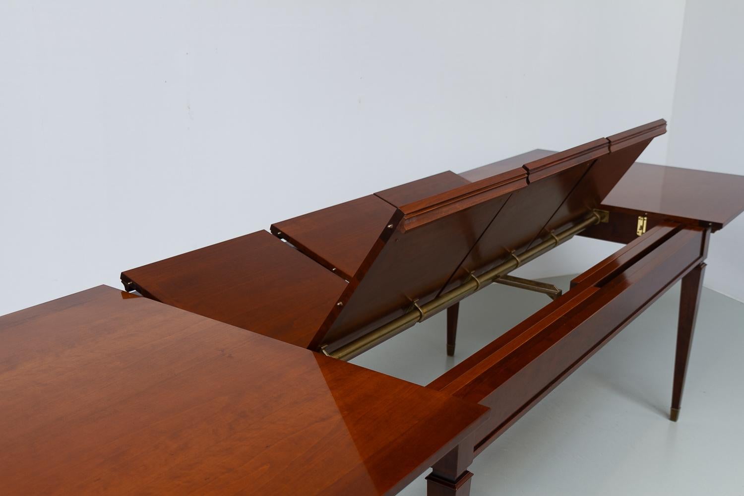 Italian Cherry Extendable Dining Table by Annibale Colombo, late 20th Century. 5