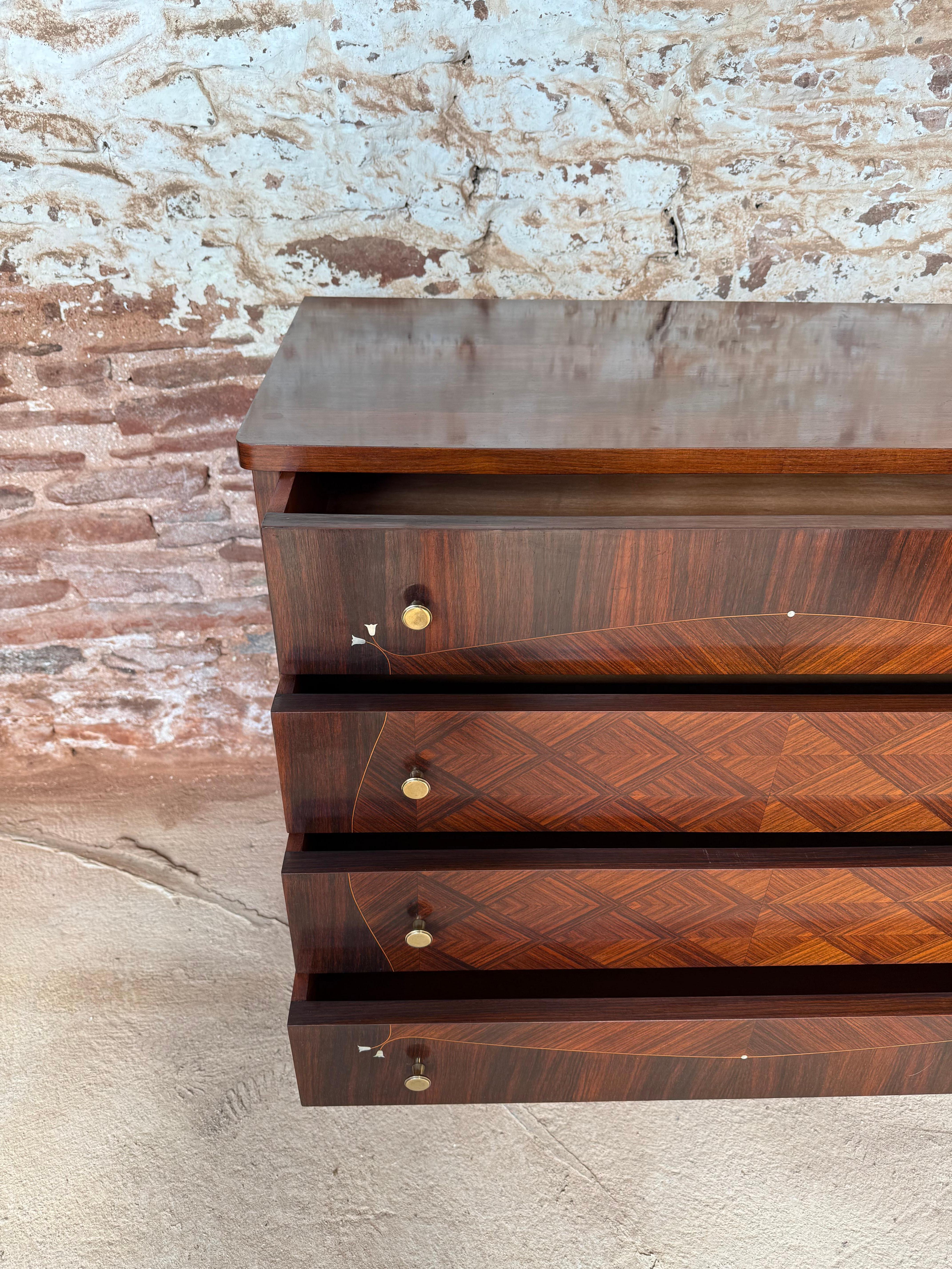 Italian chest of drawers / commode , mid century For Sale 4