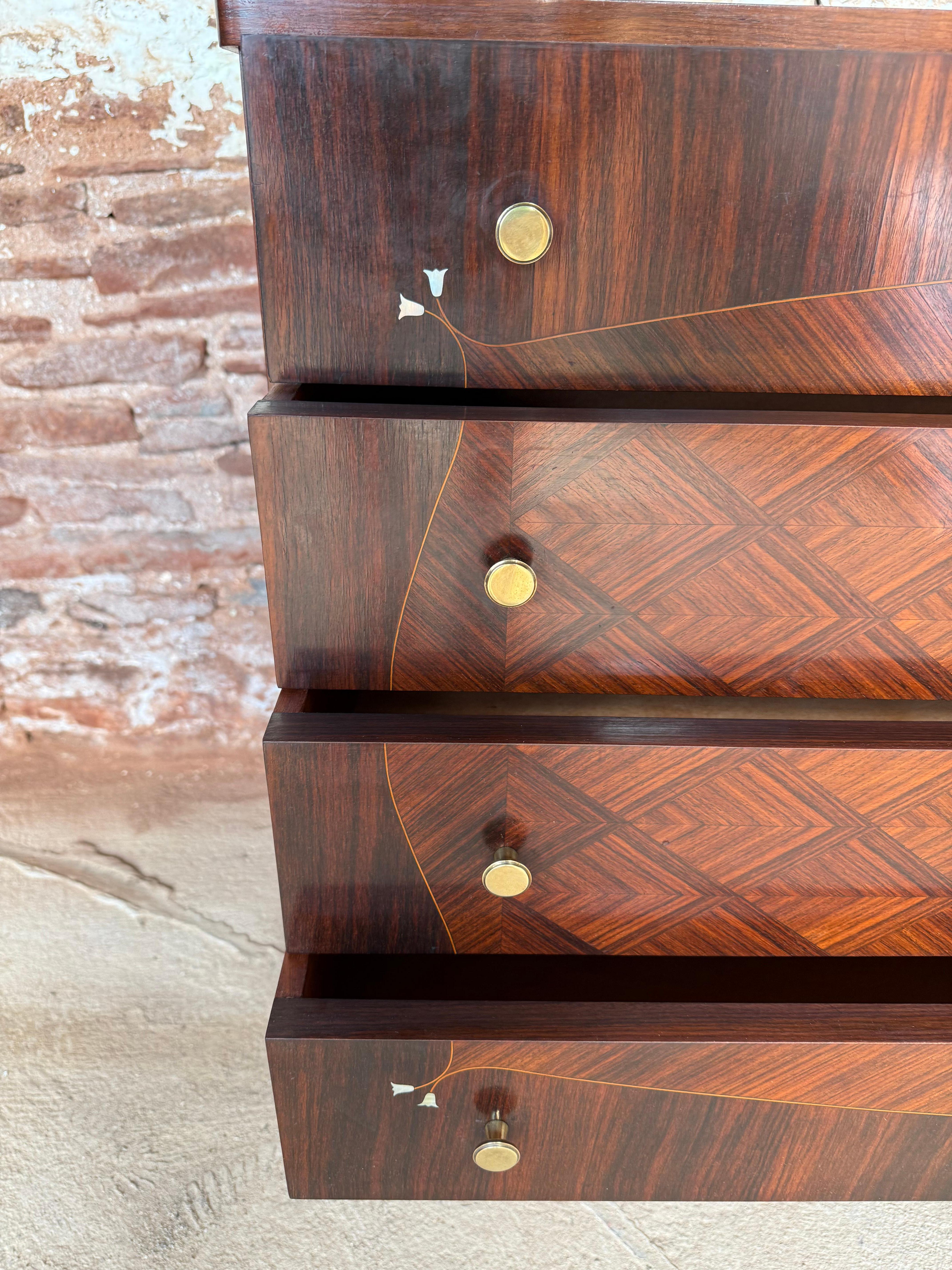 Italian chest of drawers / commode , mid century For Sale 5