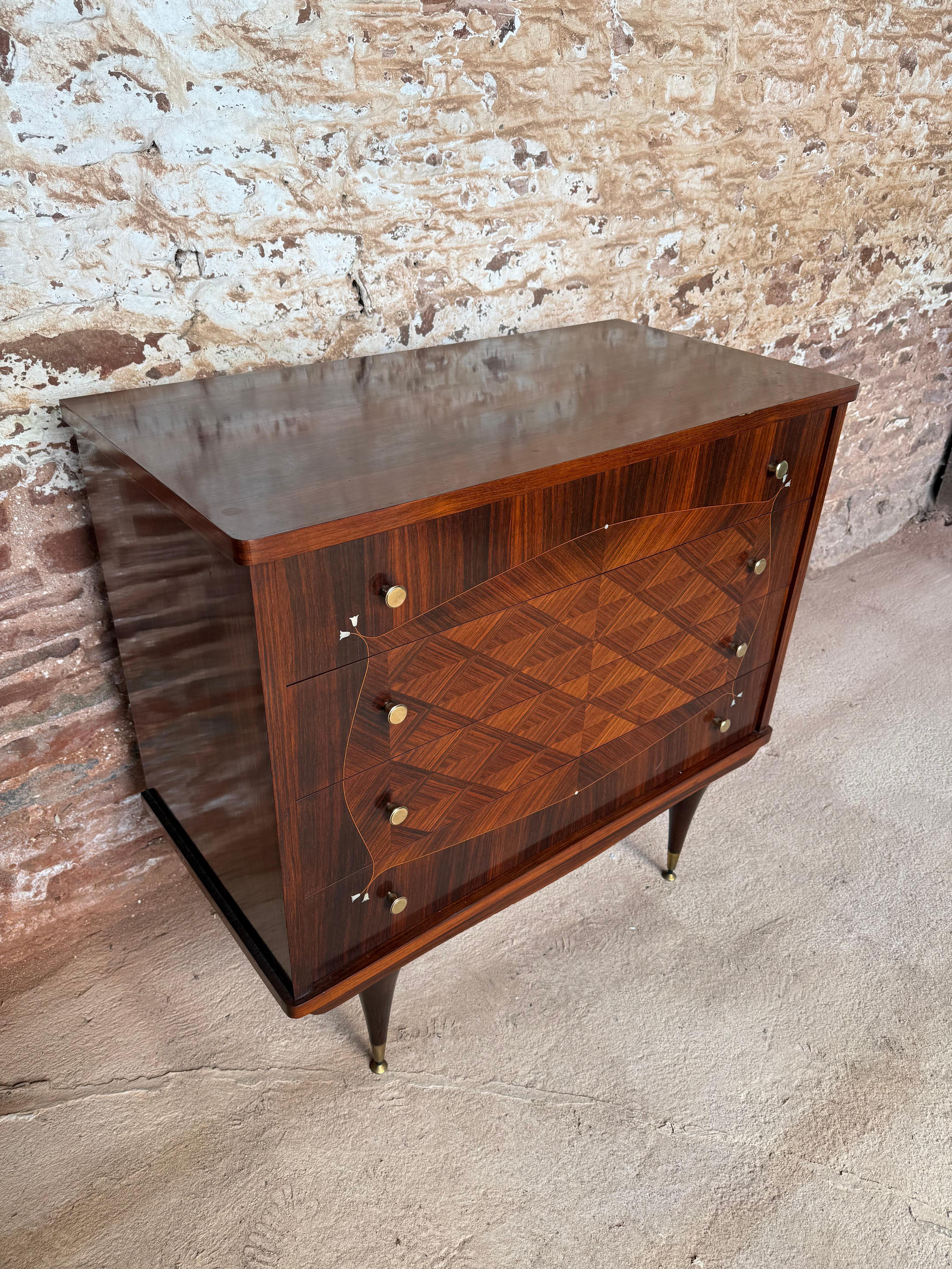 Italian chest of drawers / commode , mid century For Sale 3