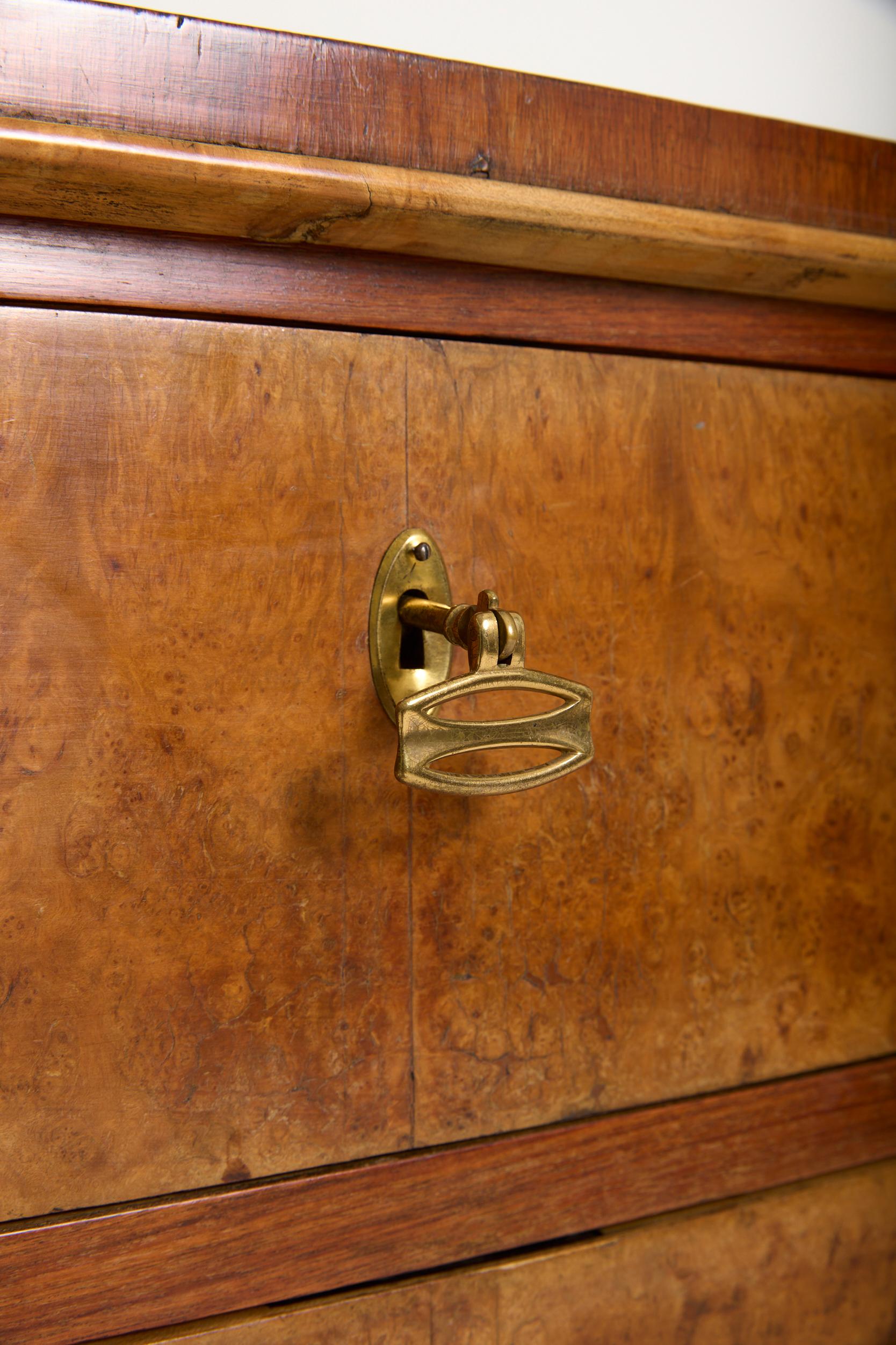 Italian Chest of Drawers in vendita 1