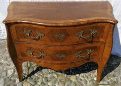 Italian Commode, Genoa, 18th Century Italy Veneered Walnut Wood Chest of Drawers