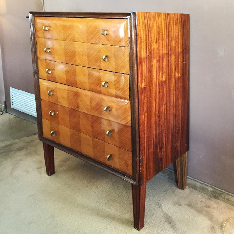 Stunning Italian chest of drawers in wood , 1940s.
