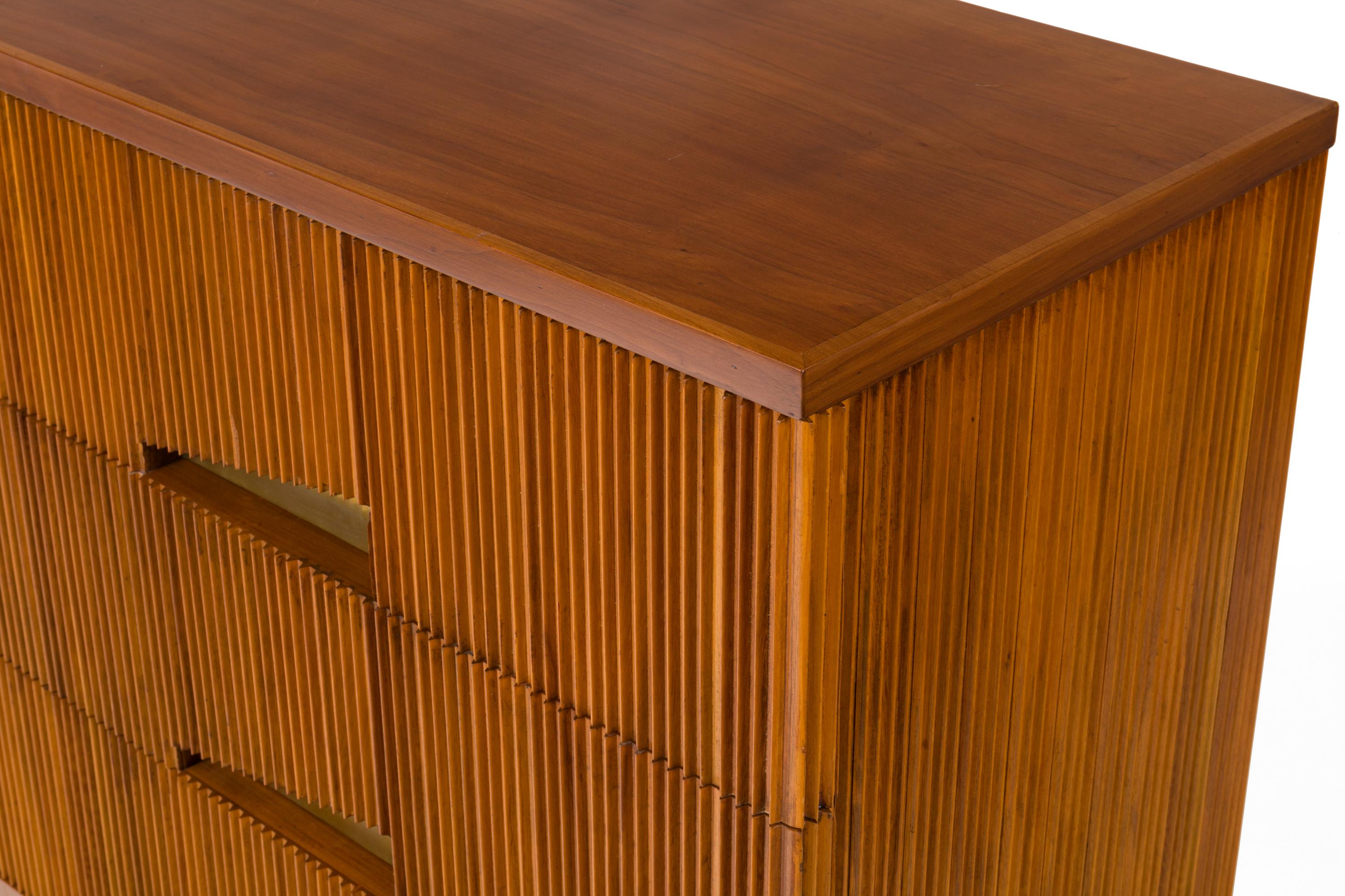 Maple Italian Chest of Drawers in the Style of Gio Ponti