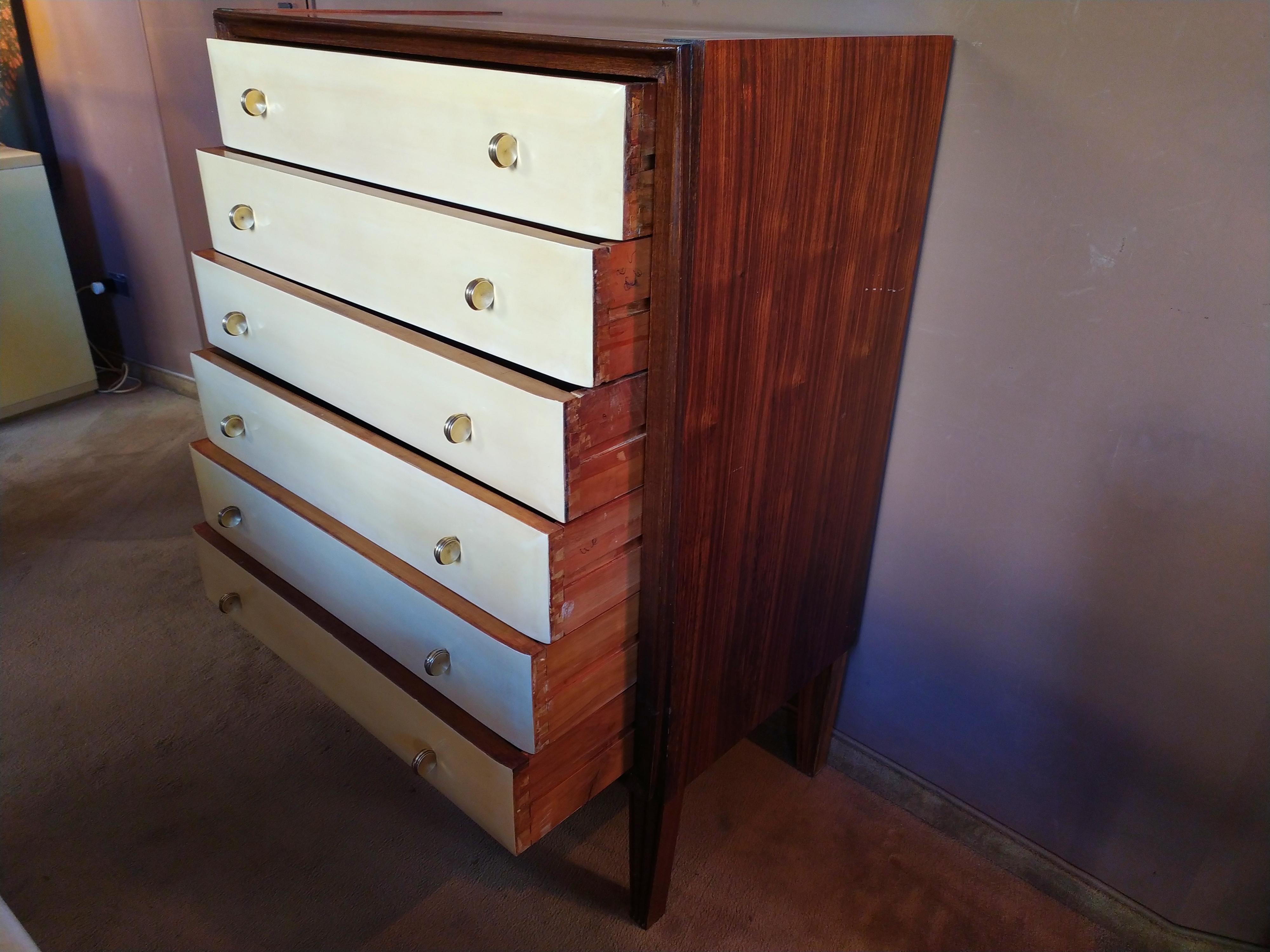 Mid-Century Modern Italian Chest of Drawers in Wood, 1940s