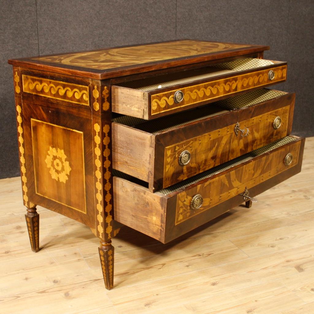 Italian Chest of Drawers Inlaid in the Louis XVI Style, 20th Century For Sale 6