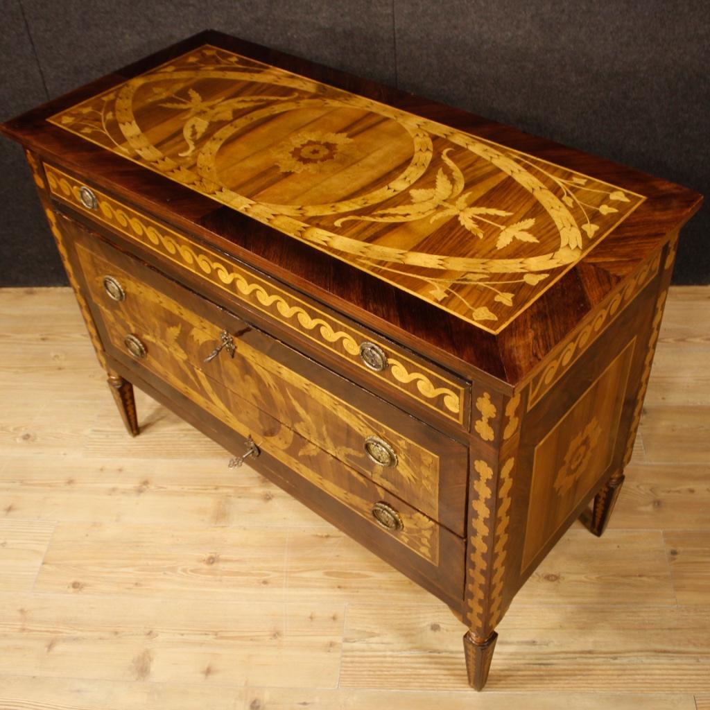 Italian Chest of Drawers Inlaid in the Louis XVI Style, 20th Century For Sale 4