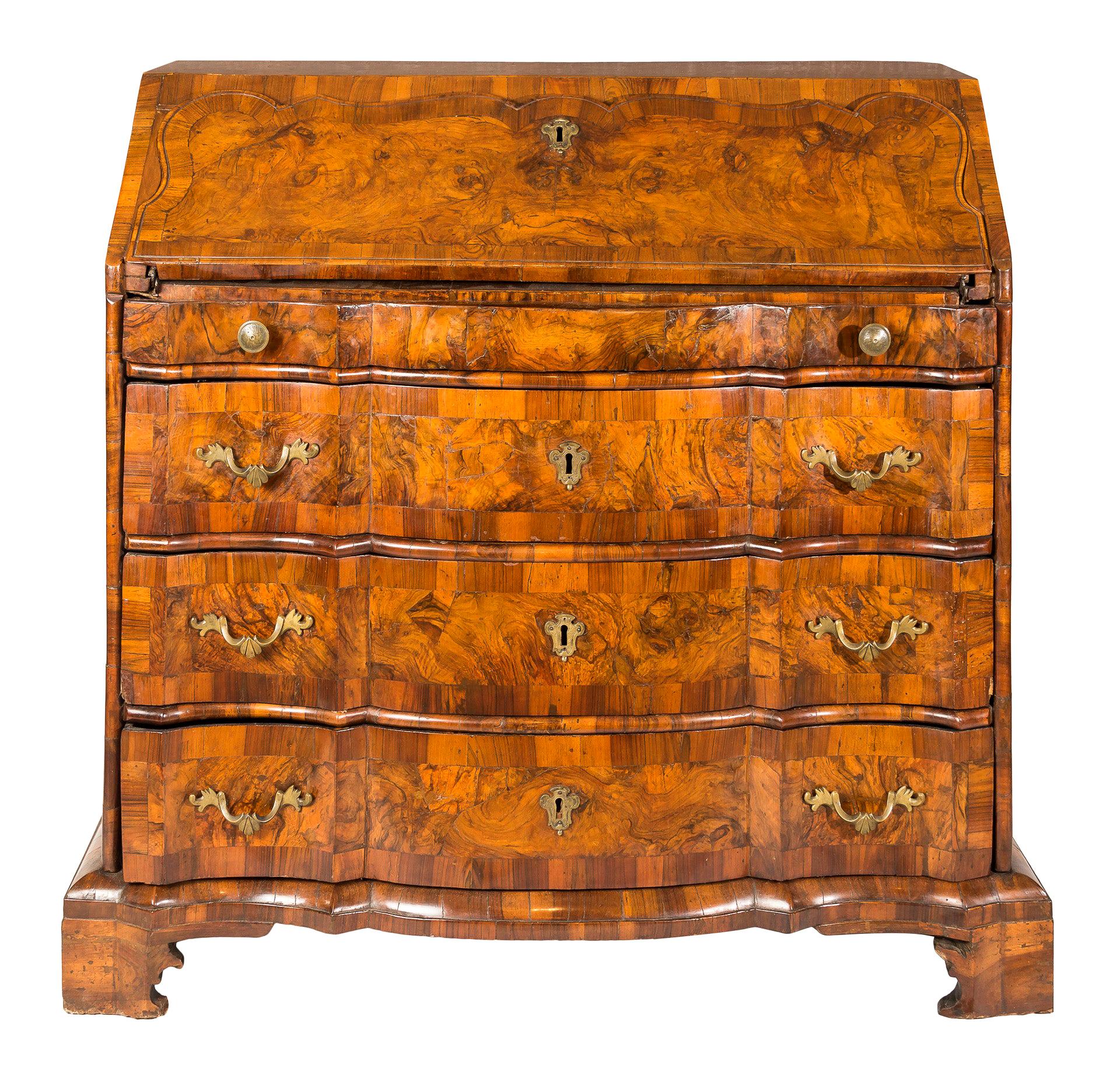 Italian Commode, Venice, 18th Century, Walnut Wood, Italy Louis XIV Chest Drawer For Sale