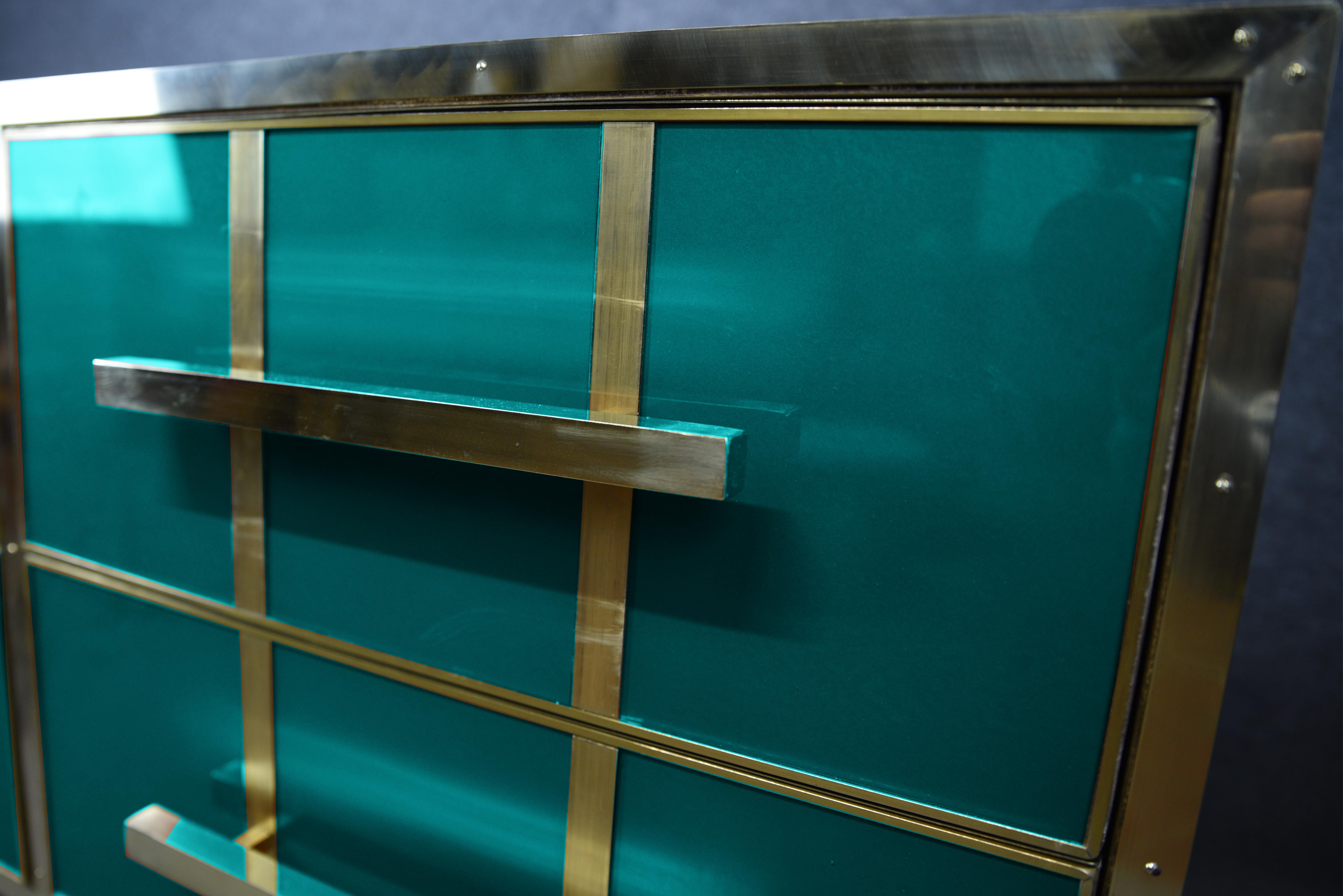 Moderno Italian Chest of Drawers with Aqua Blue Murano Glass & Brass Trim Available - JF in vendita