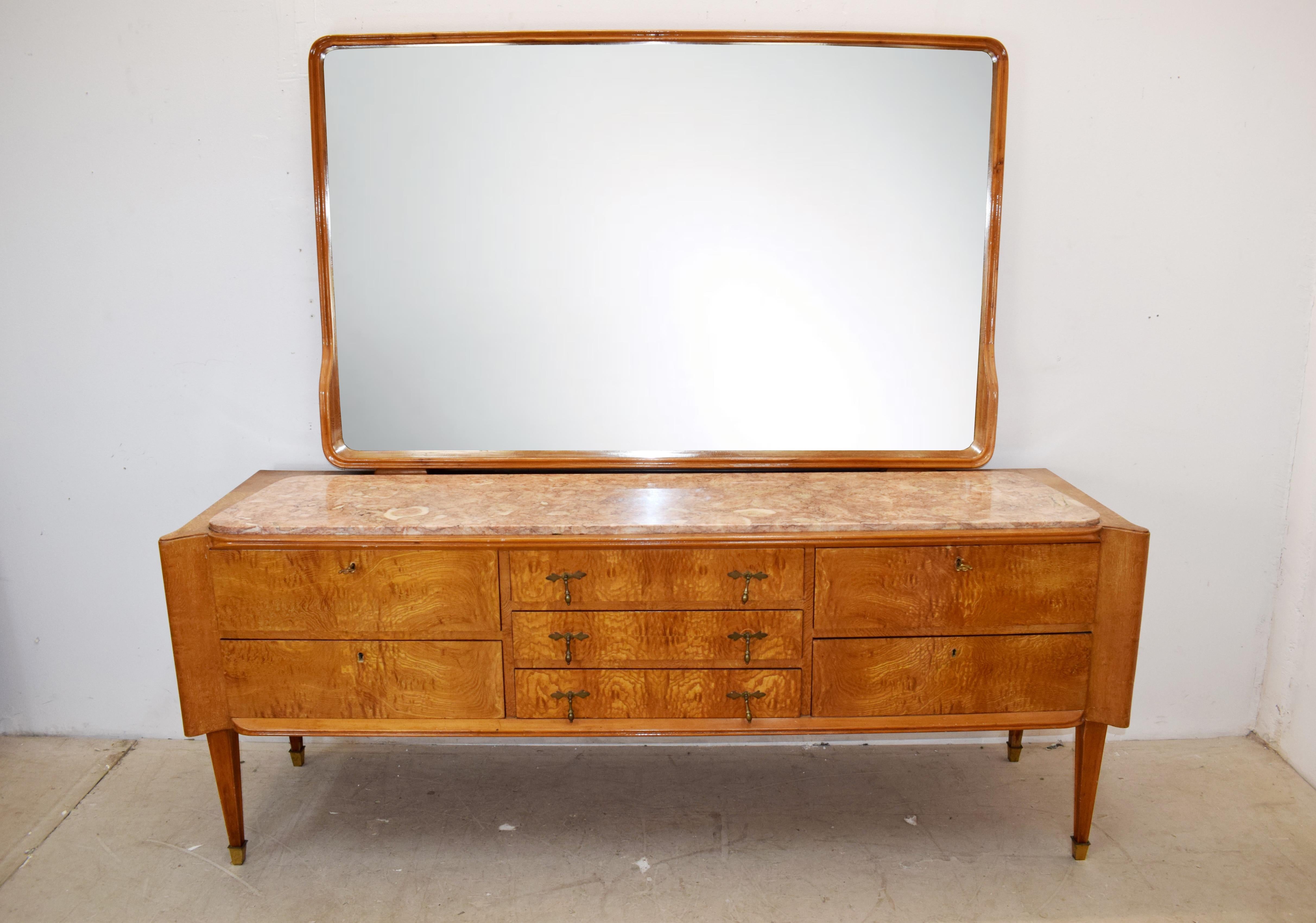 Italian chest of drawers with mirror, 1950s.
Dimensions: H= 175 cm; W= 195 cm; D=55 cm.