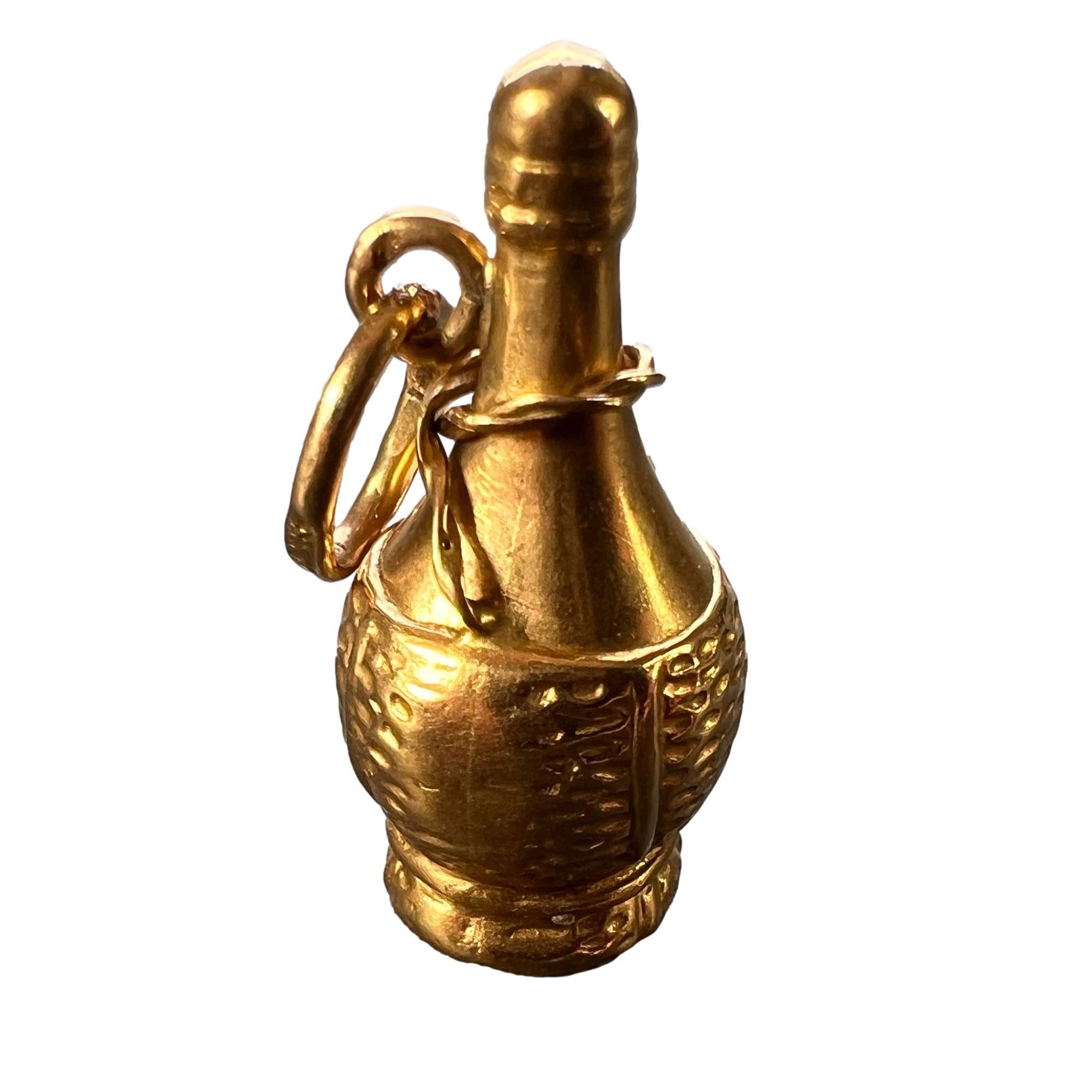 Italian Chianti Wine Bottle 18K Yellow Gold Charm Pendant For Sale