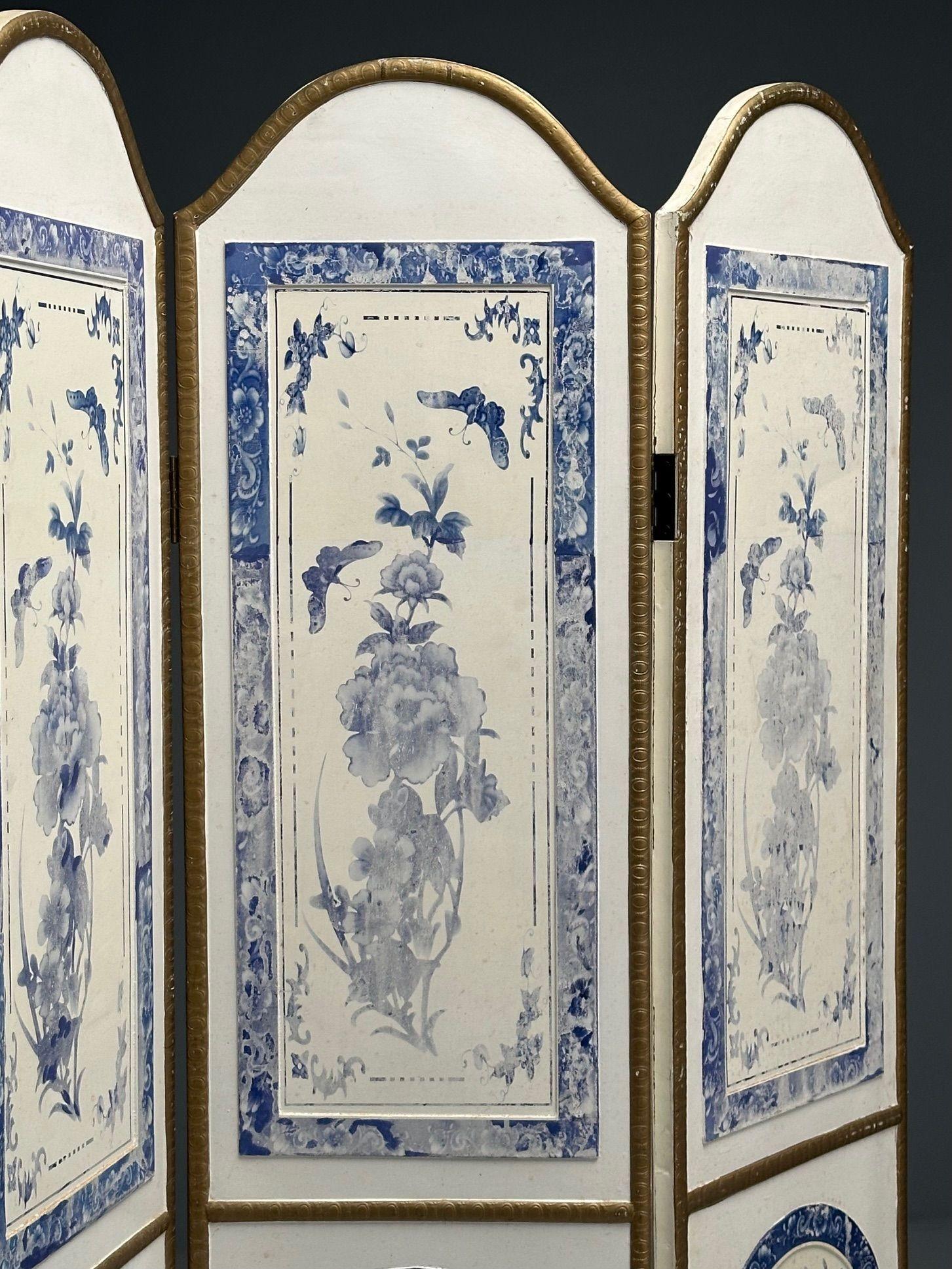 Italian, Chinoiserie, Room Dividers, Screens, Blue and White, Floral Motif, Gilt For Sale 2