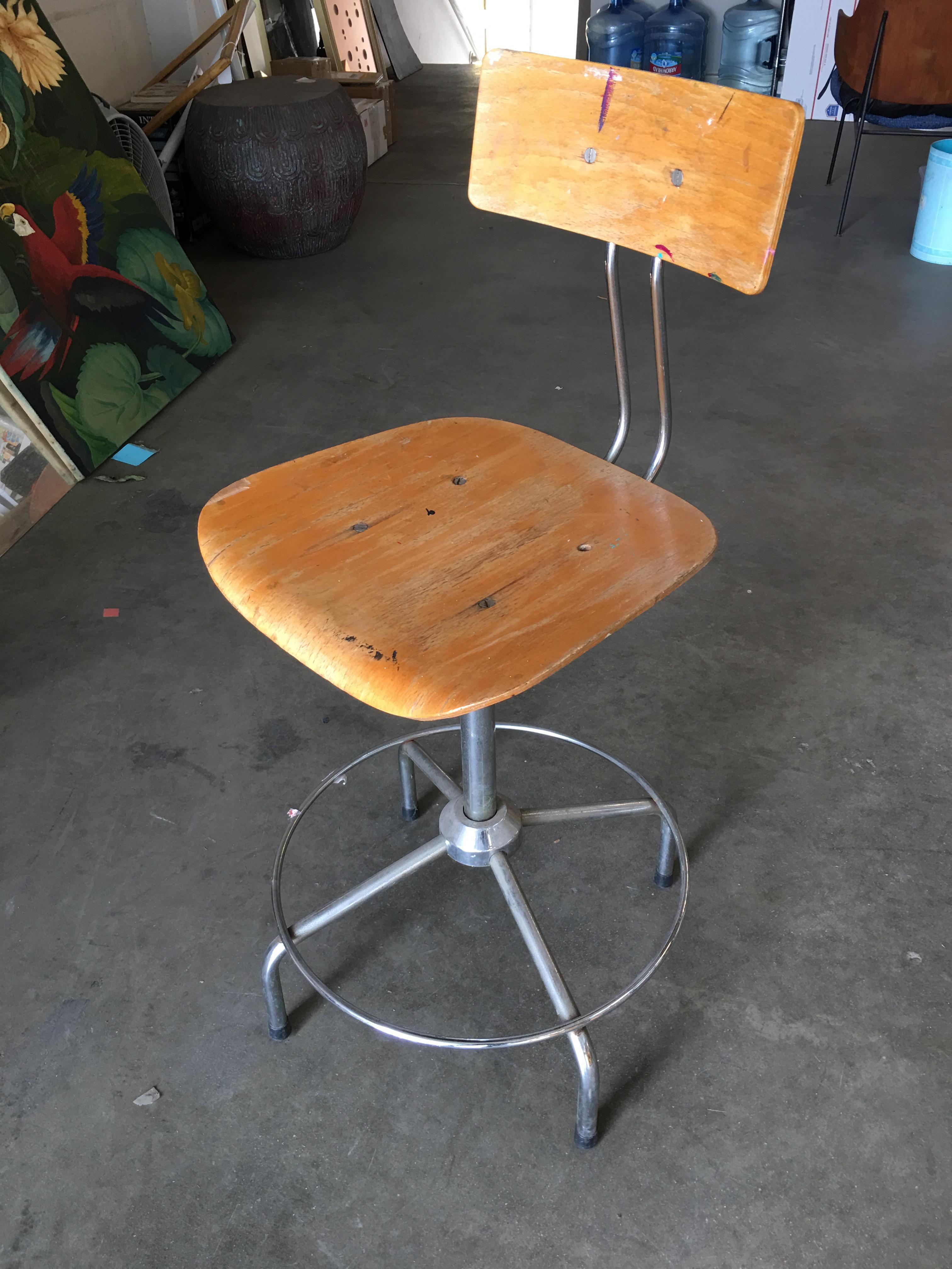 Modern Italian Chrome and Formed Birch Plywood Artist Drafting Work Chair For Sale