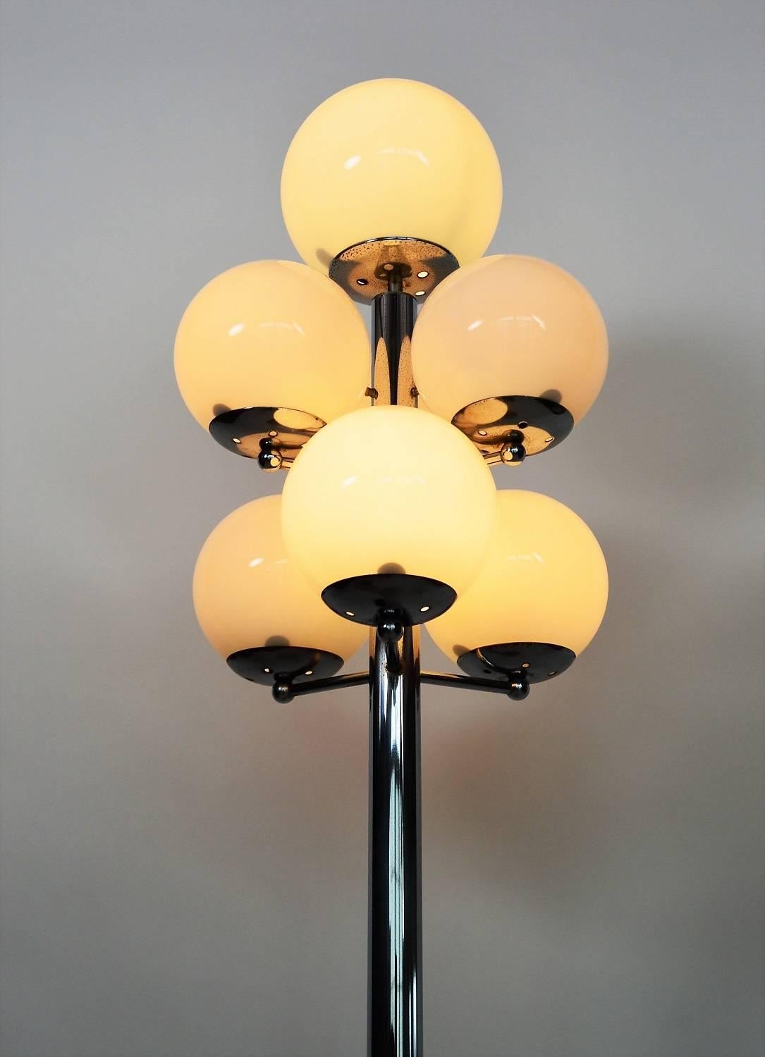 Italian Chrome and Glass Globe Floor Lamp, 1970s 3