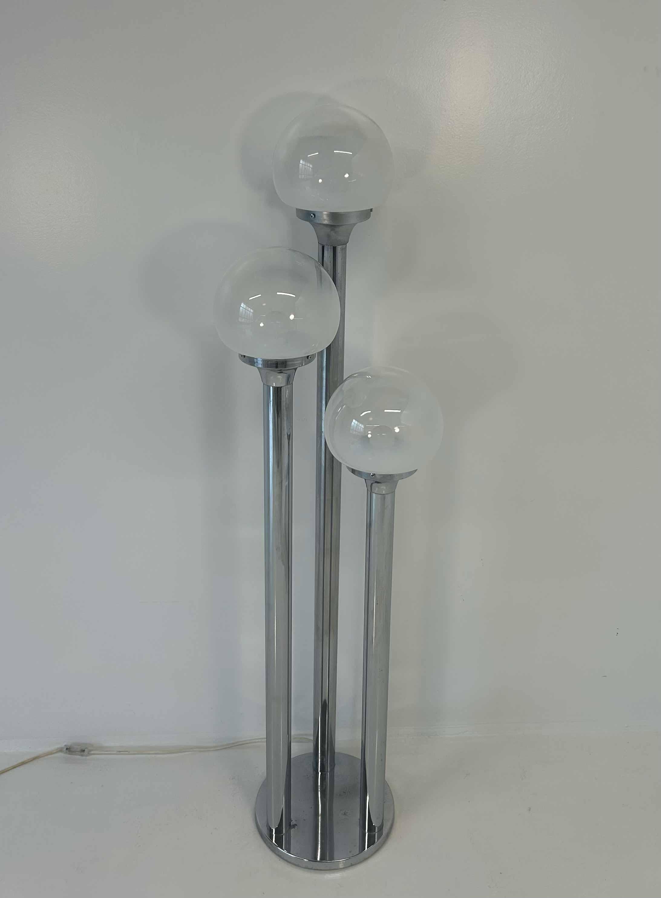 Mid-Century Modern Italian Chrome and Murano Glass Floor Lamp Attr. Mazzega, 1970s For Sale