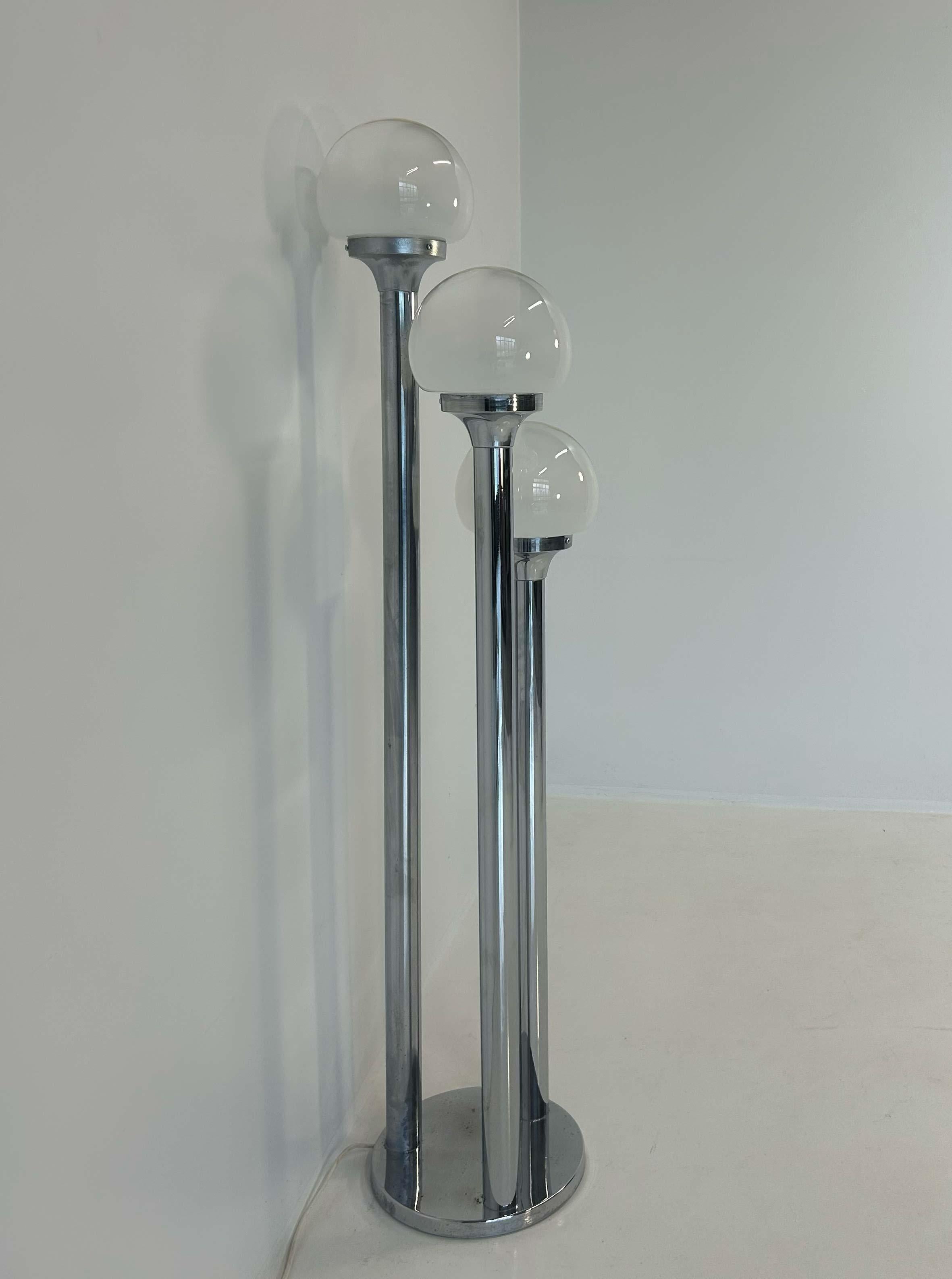Late 20th Century Italian Chrome and Murano Glass Floor Lamp Attr. Mazzega, 1970s For Sale