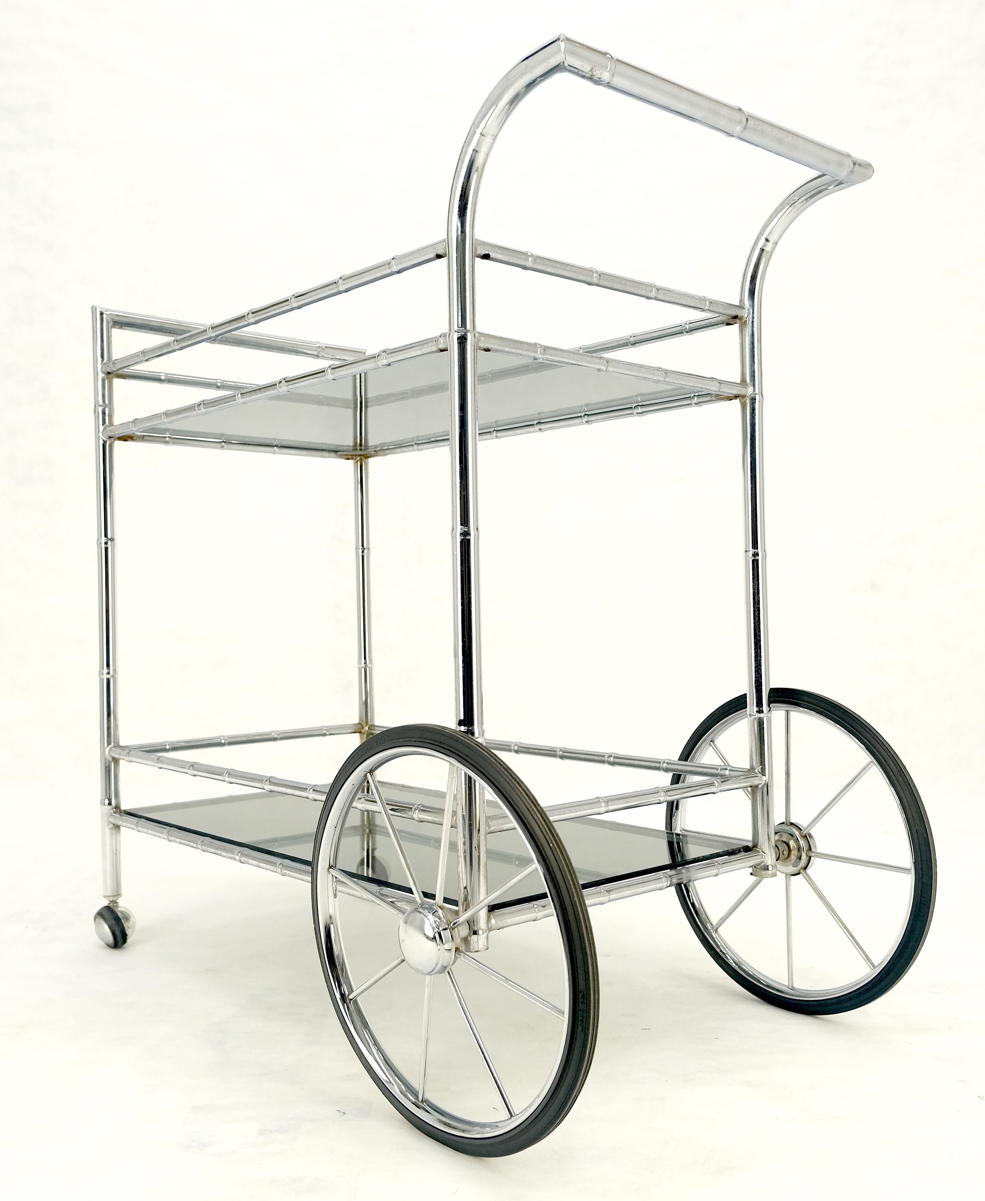 Table de bar à deux étages en faux bambou chromé et verre fumé MINT en vente 1