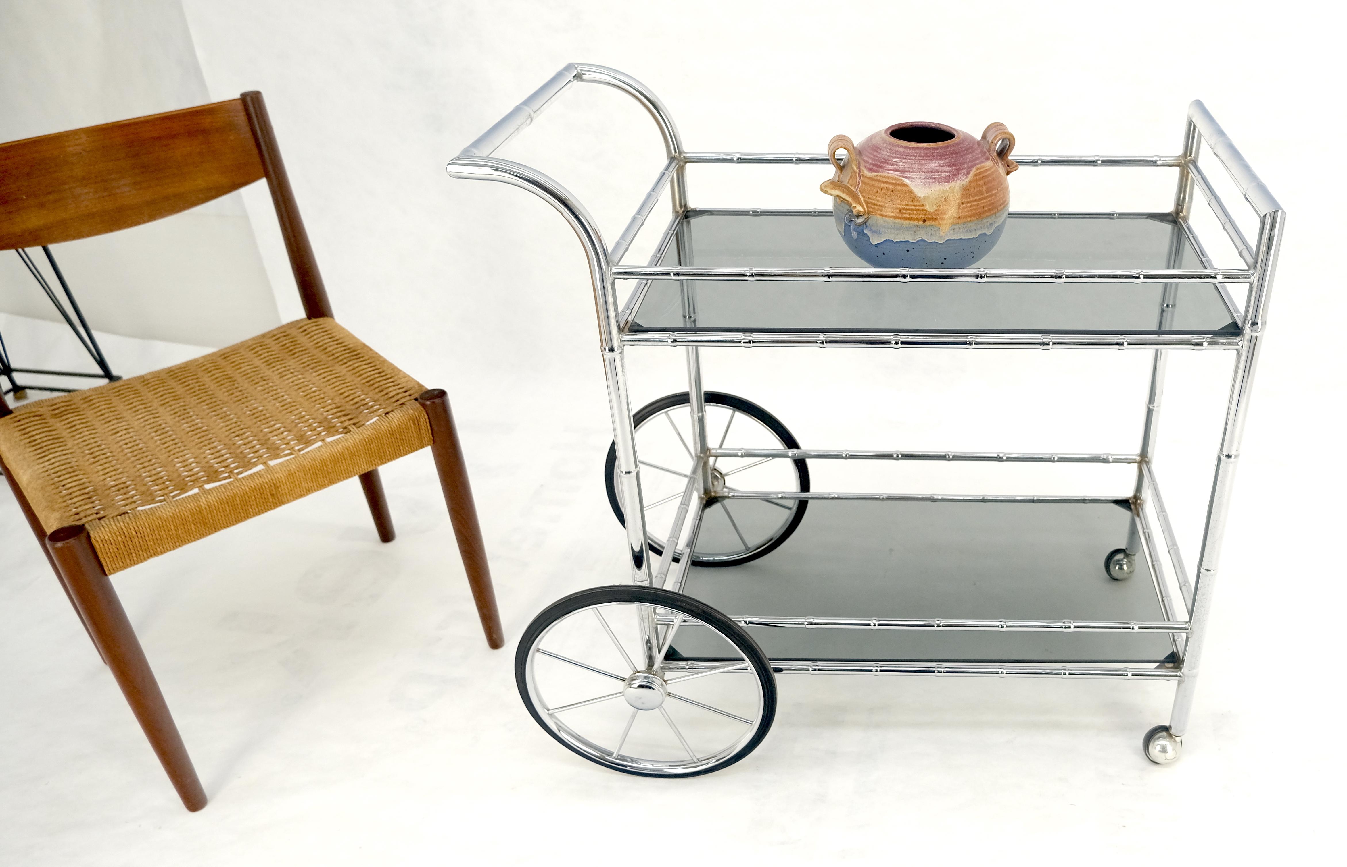 Table de bar à deux étages en faux bambou chromé et verre fumé MINT en vente 2