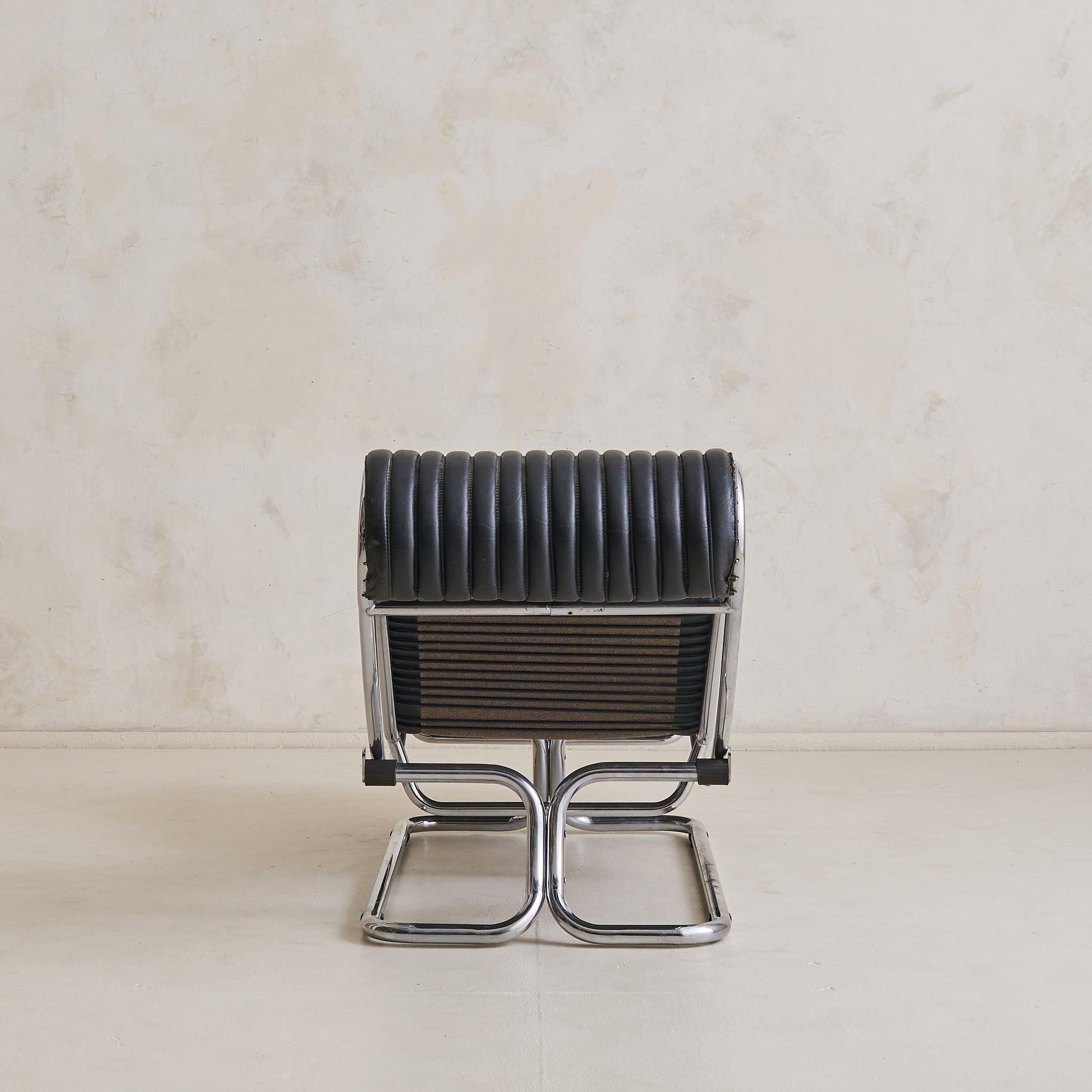 Italian Chrome + Leather Chaise Lounge by Guido Faleschini, 1970s (Ende des 20. Jahrhunderts) im Angebot