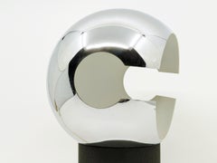 Italian chrome plated and black metal space age table/bedside table lamp