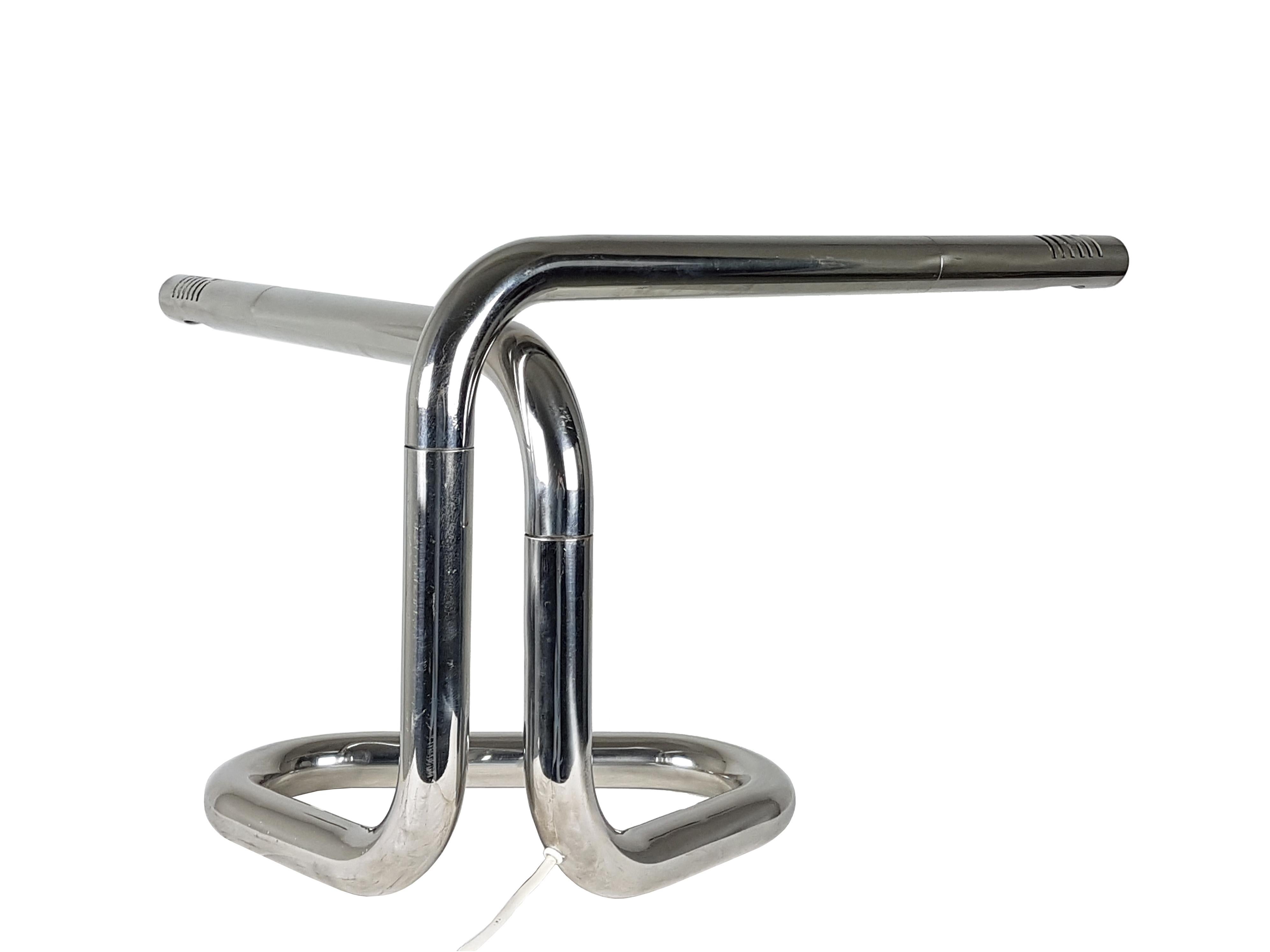 Italian Chrome-Plated Metal 1970s Adjustable Tubolar Lamp For Sale 2