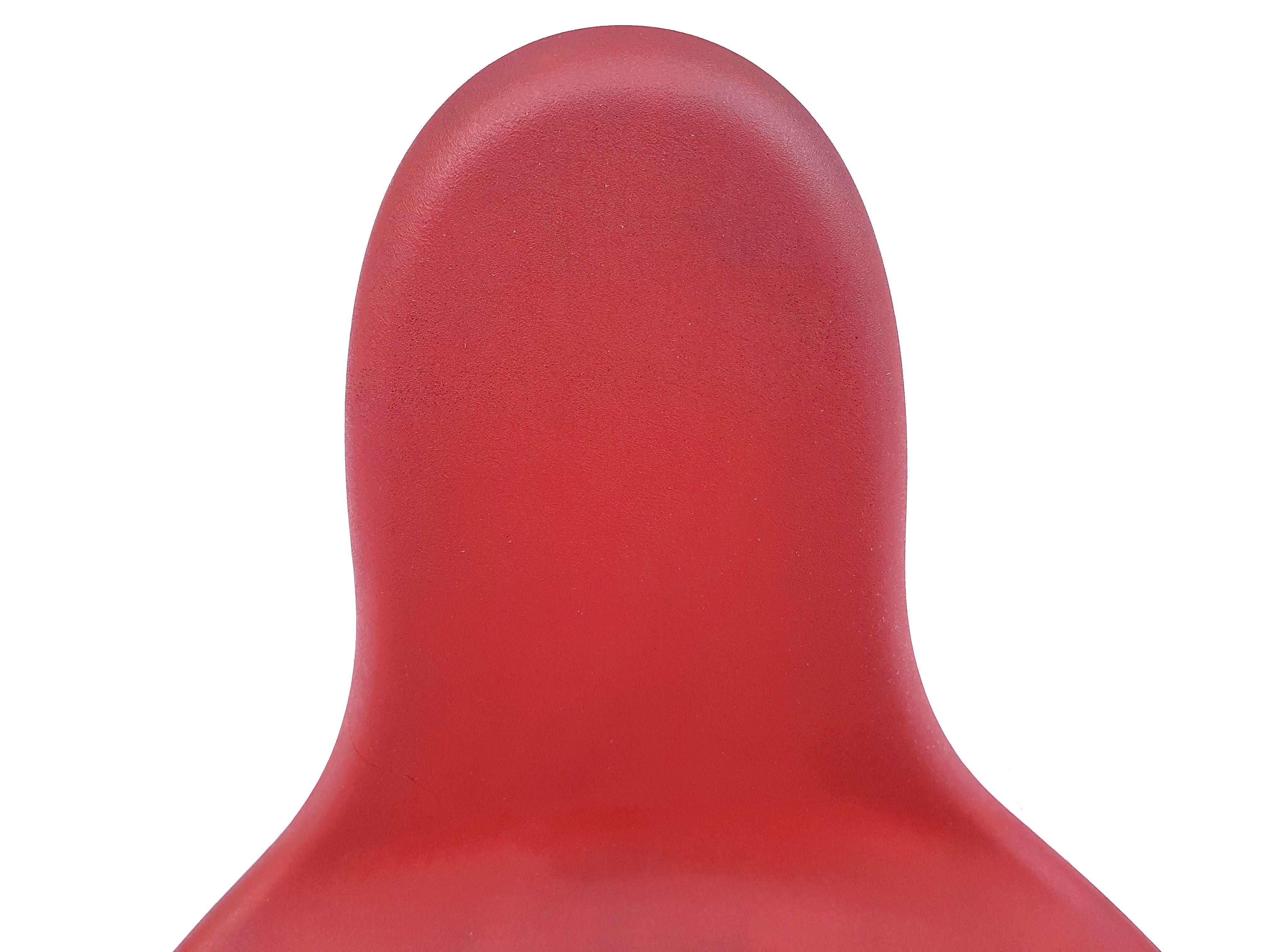Sedie da pranzo italiane in metallo cromato e poliuretano rosso, anni '90, set da 5 in vendita 2