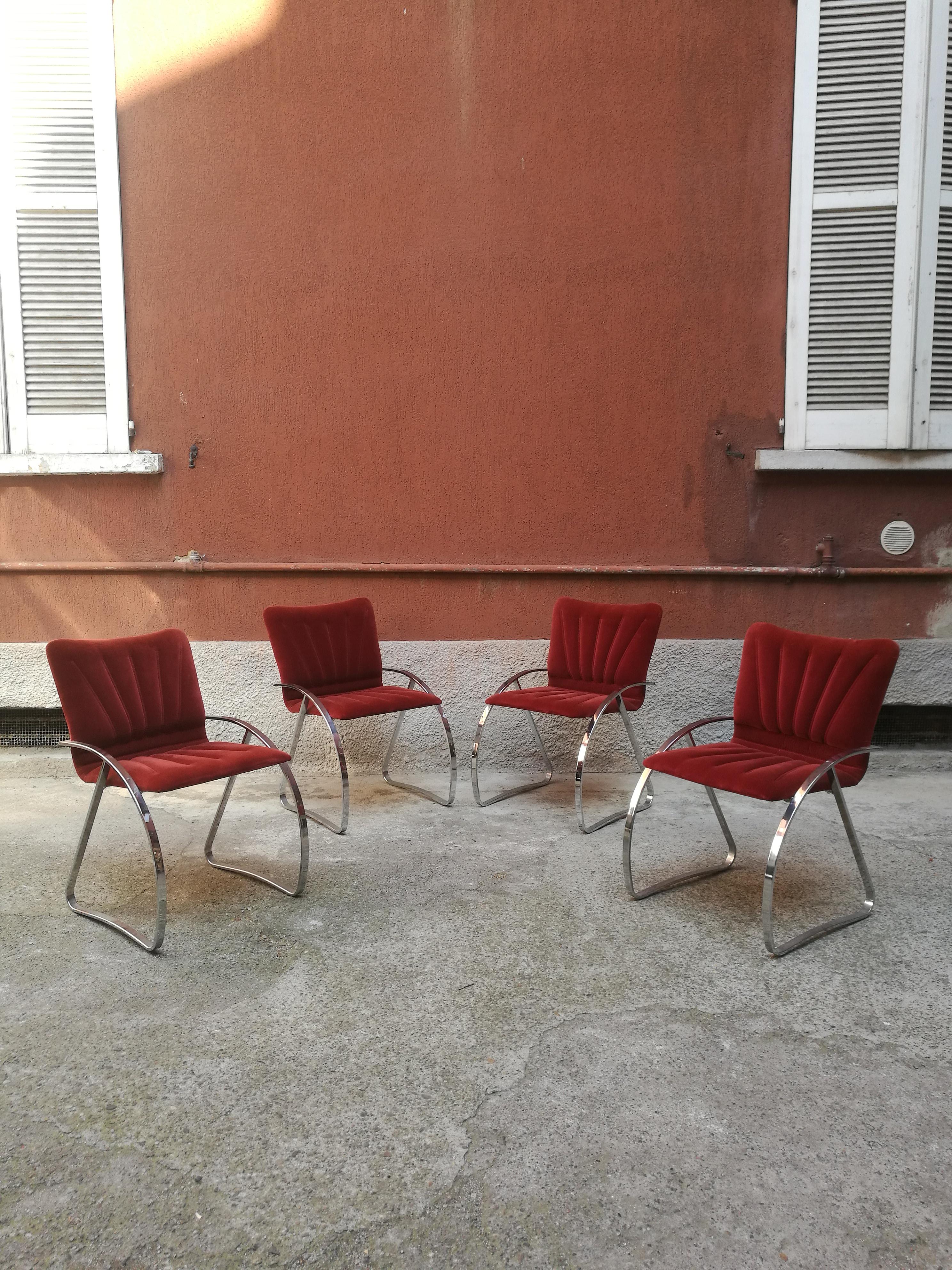 Italian chromed metal and red-brick velvet, dining chairs, 1970s
Four Italian chairs from 1970s, with chromed structure and original dark red velvet on the seat. Comfortable and elegant
Perfect conditions.