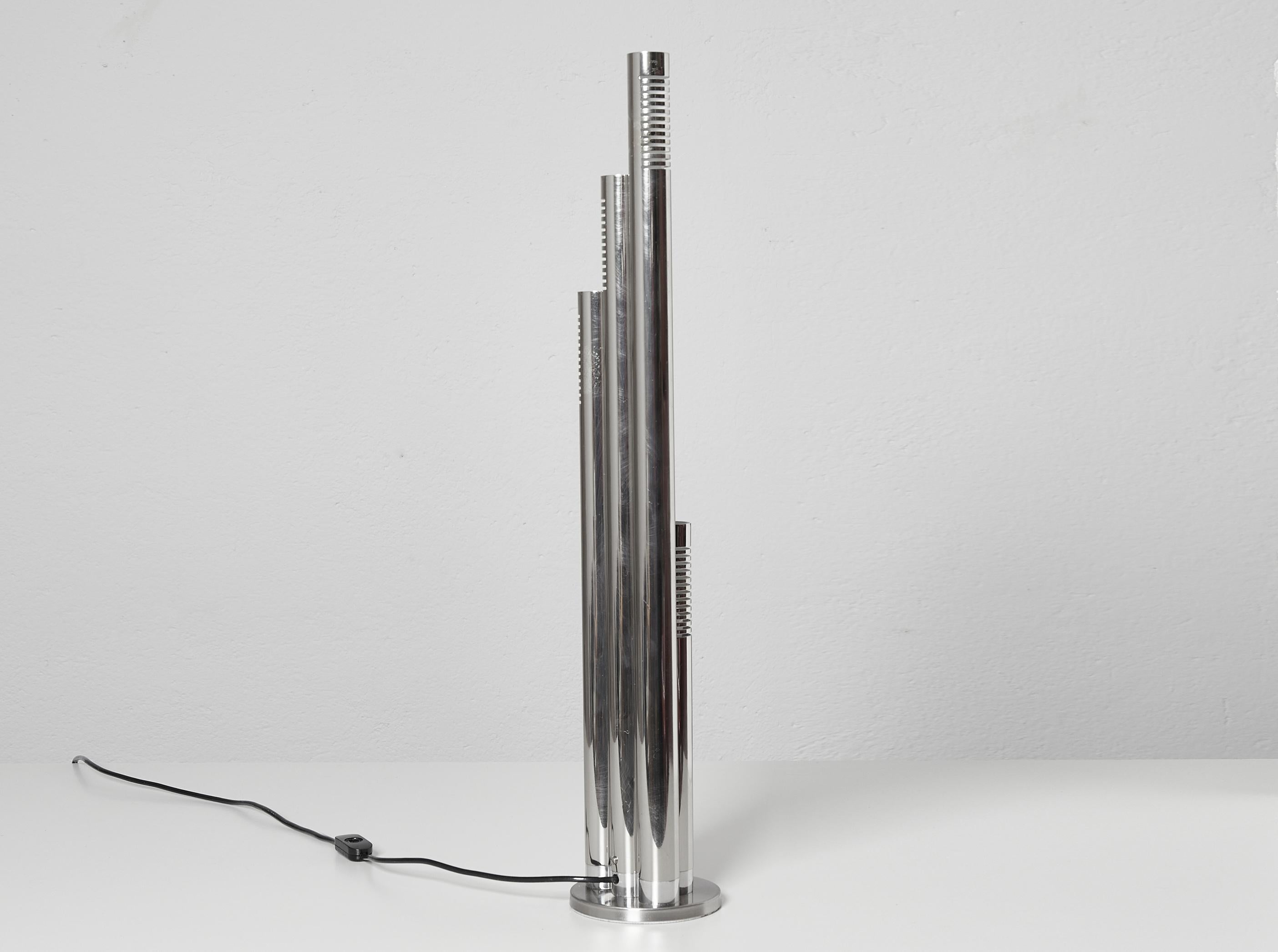 Italian Chromed Metal Tubular Table Lamp, c. 1970 In Good Condition In Renens, CH