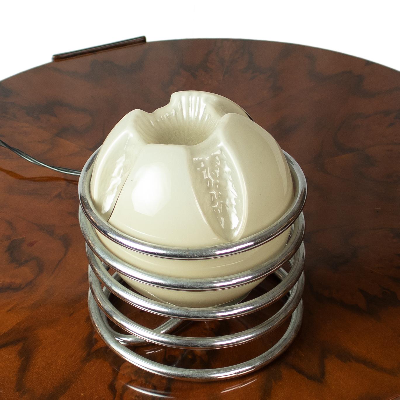 Metal Italian Chromed Spiral Table Lamp, 20th Century For Sale