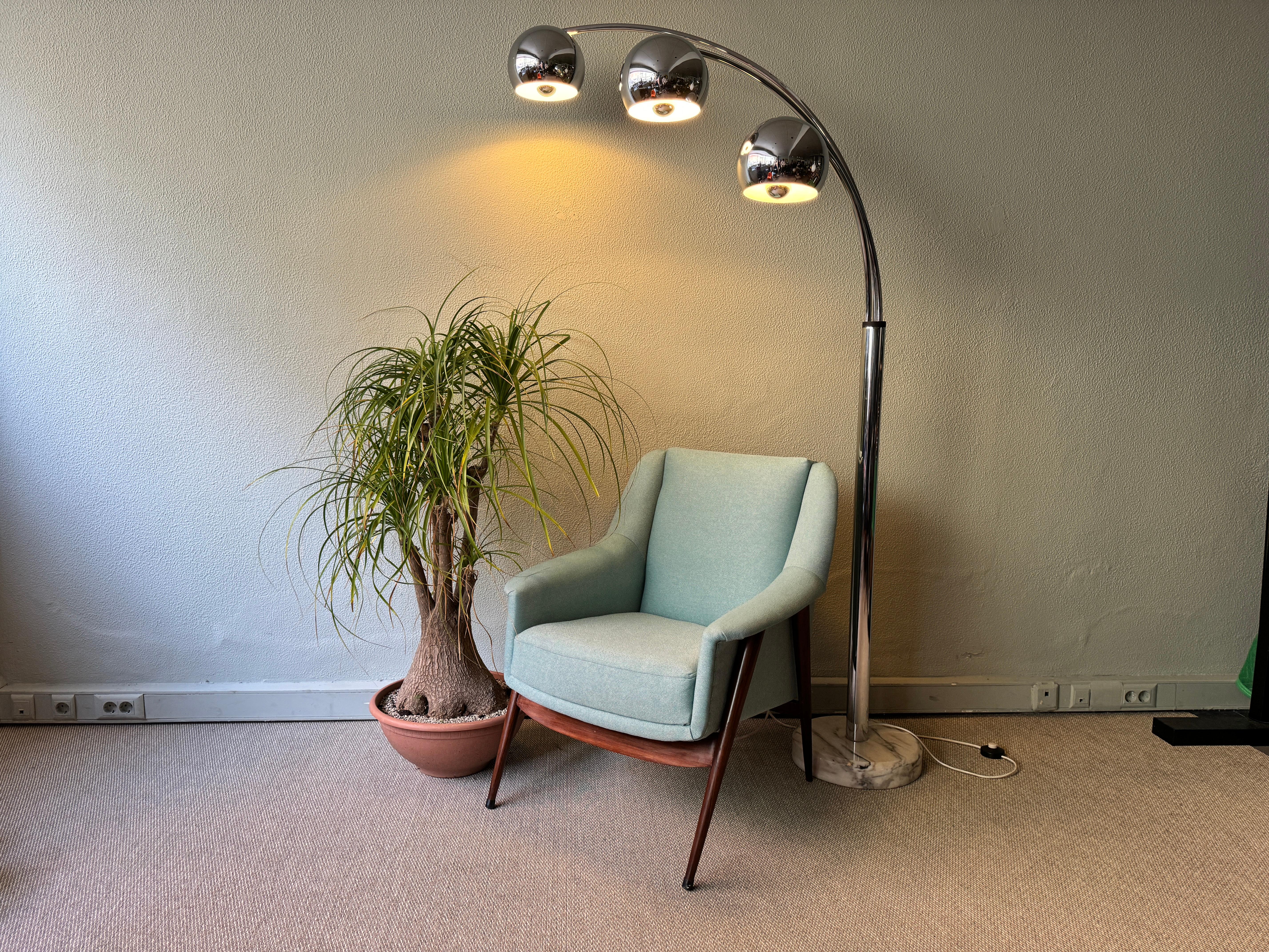 Italian Chromed Steel Floor Lamp with Three Arms by Goffredo Reggiani, 1970s For Sale 15