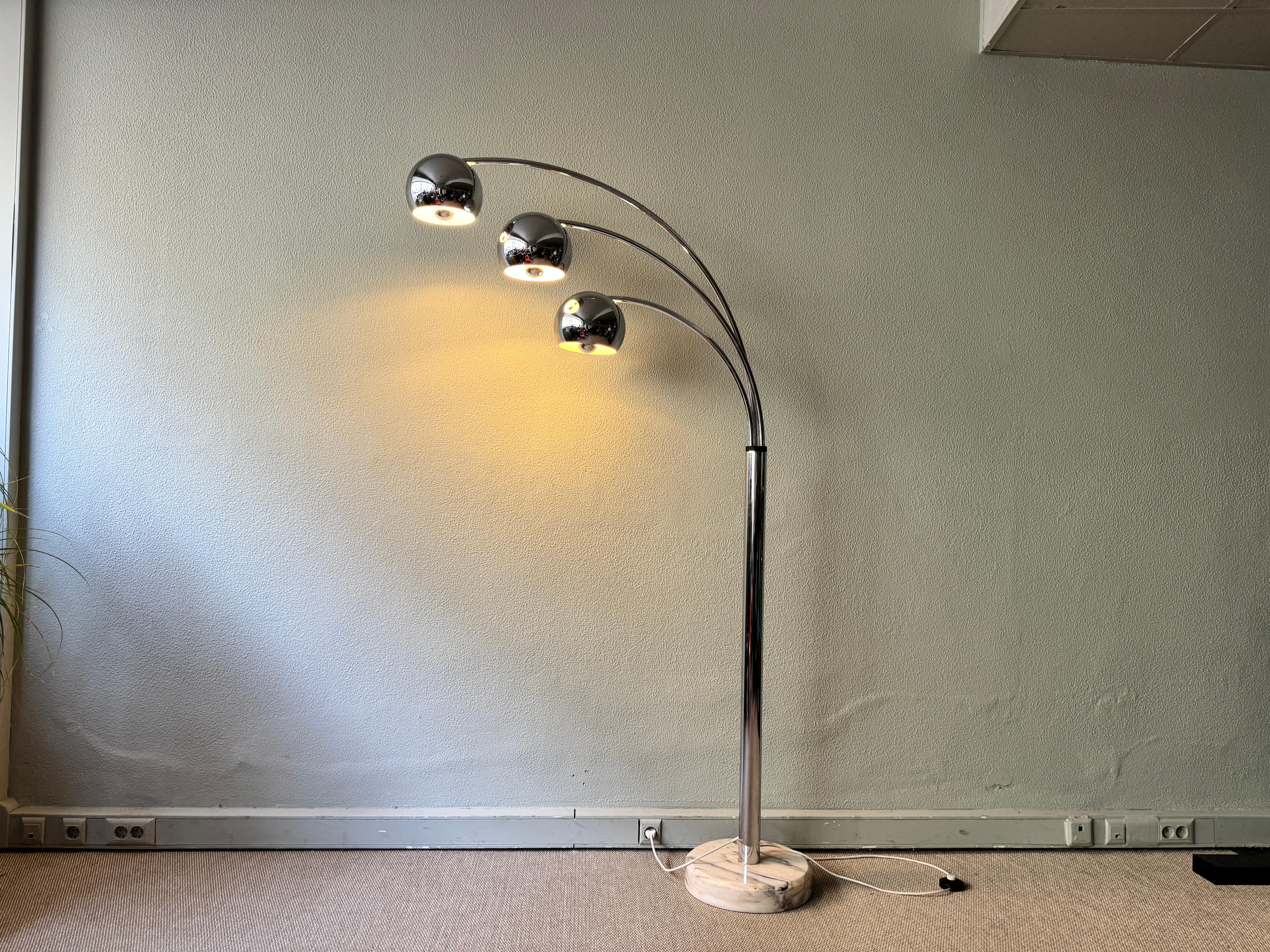 Late 20th Century Italian Chromed Steel Floor Lamp with Three Arms by Goffredo Reggiani, 1970s For Sale