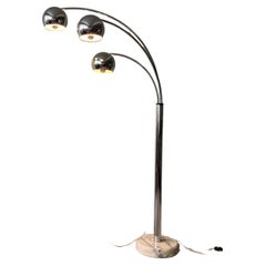Lampada da terra italiana in acciaio cromato con tre bracci di Goffredo Reggiani, anni '70